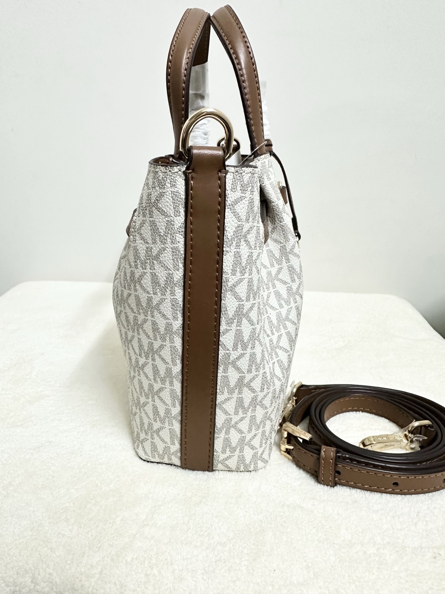 Michael Kors MK Carson 女士小号马衔扣手提包斜挎包橡果棕