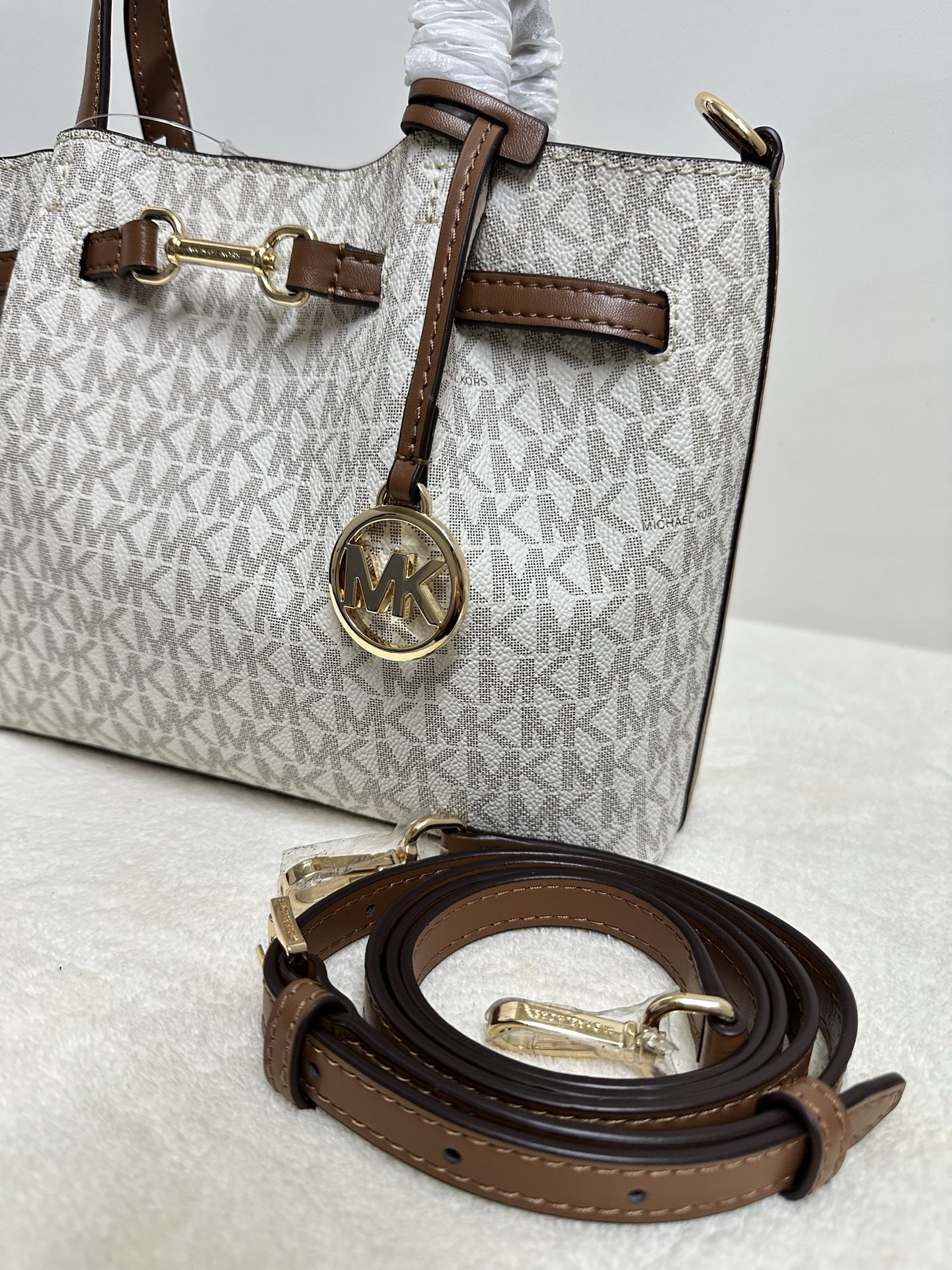 Michael Kors MK Carson 女士小号马衔扣手提包斜挎包橡果棕