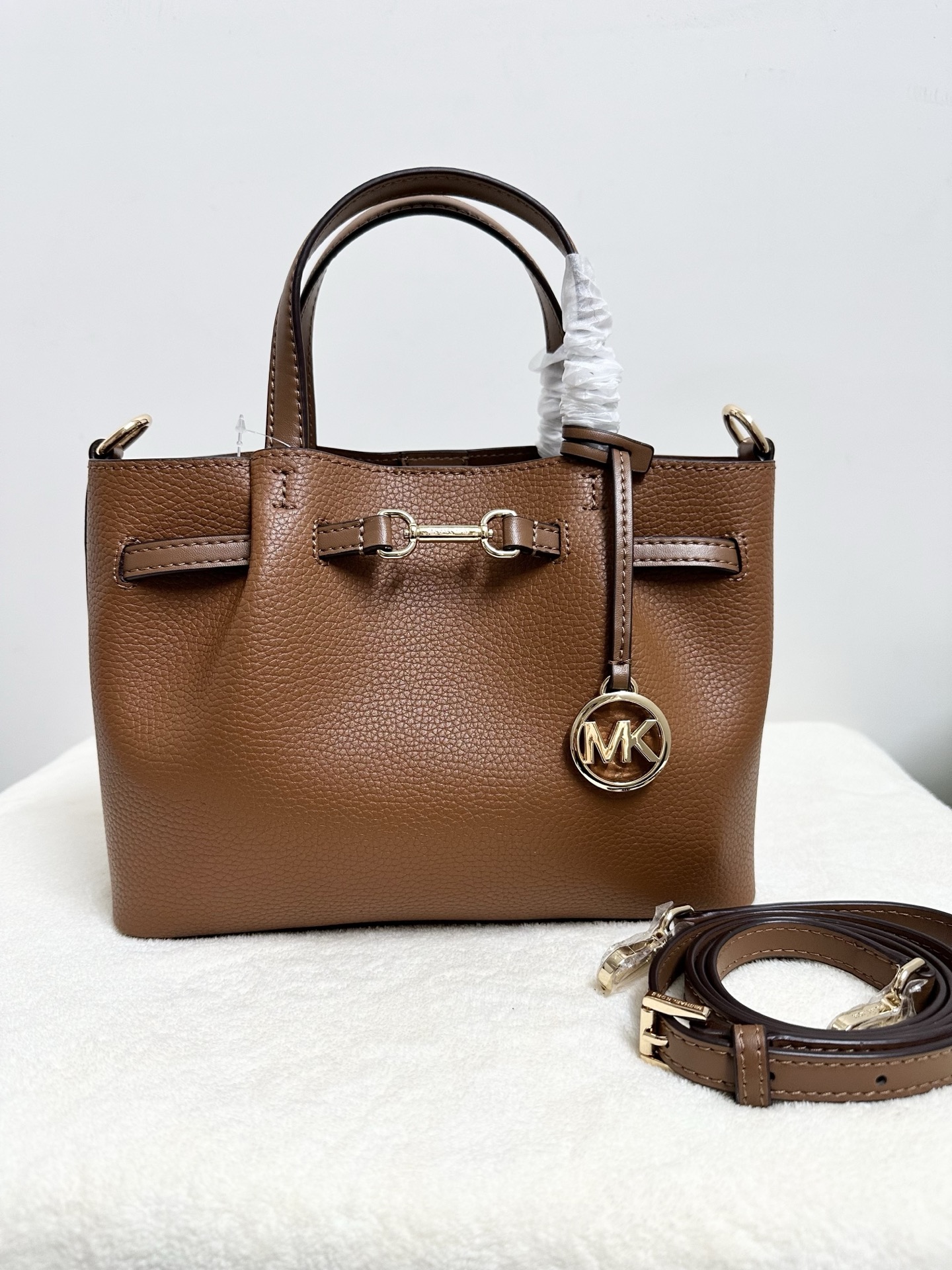 Michael Kors MK Carson 女士小号马衔扣手提包斜挎包橡果棕