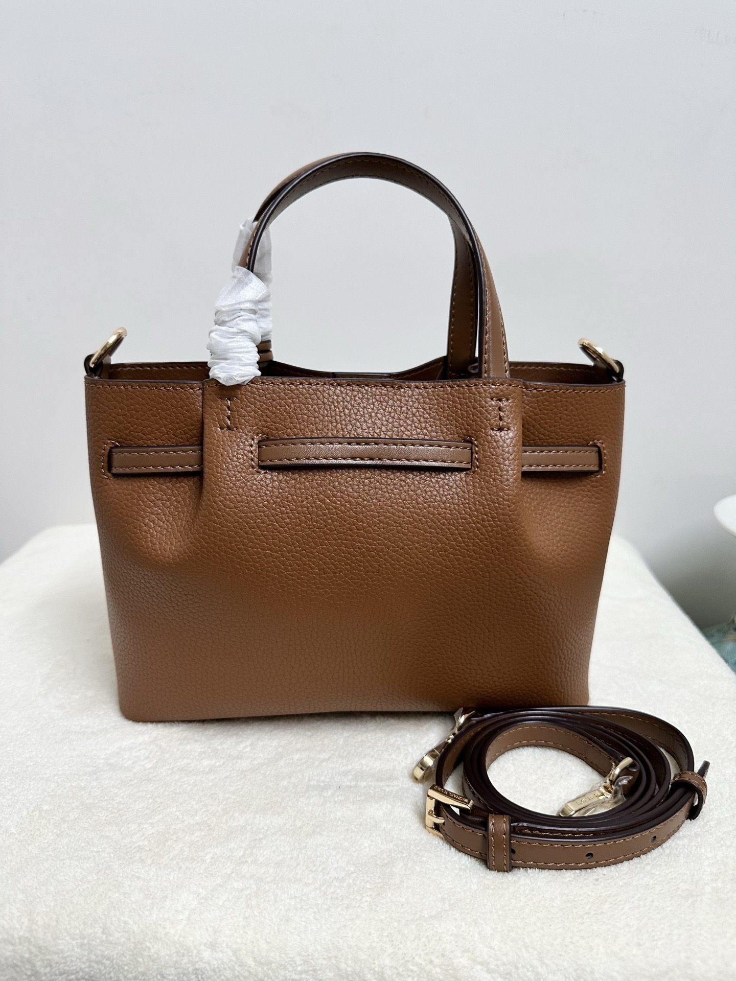 Michael Kors MK Carson 女士小号马衔扣手提包斜挎包橡果棕