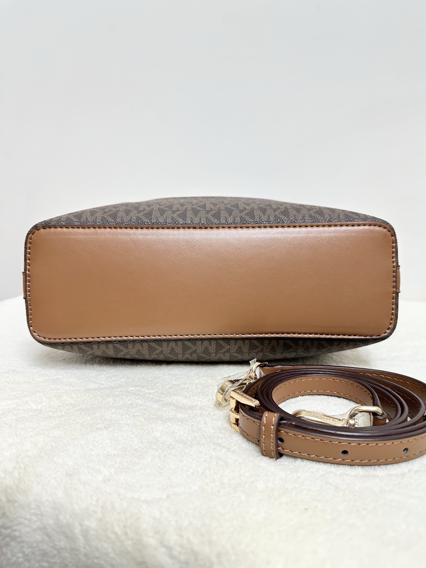 Michael Kors MK Carson 女士小号马衔扣手提包斜挎包橡果棕