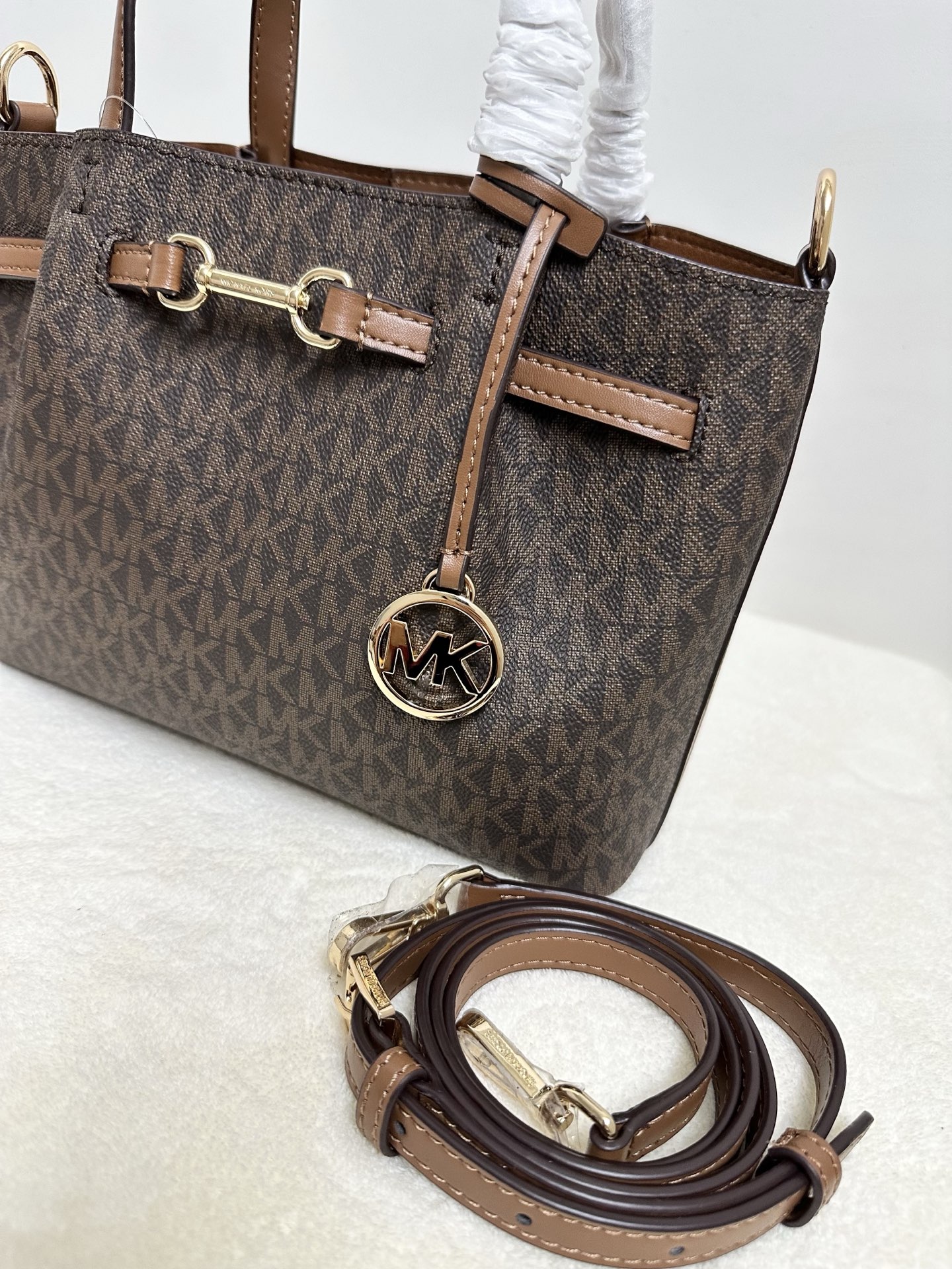 Michael Kors MK Carson 女士小号马衔扣手提包斜挎包橡果棕