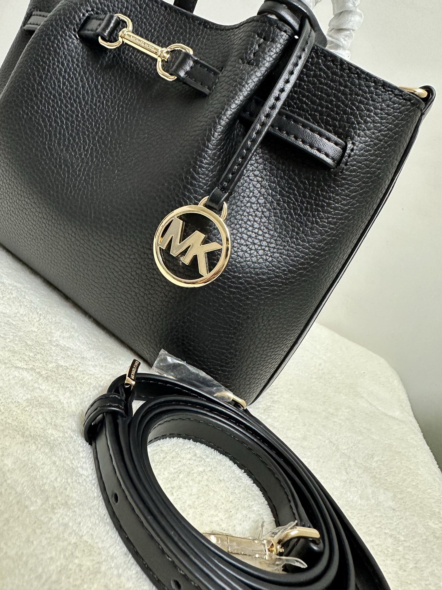 Michael Kors MK Carson 女士小号马衔扣手提包斜挎包橡果棕