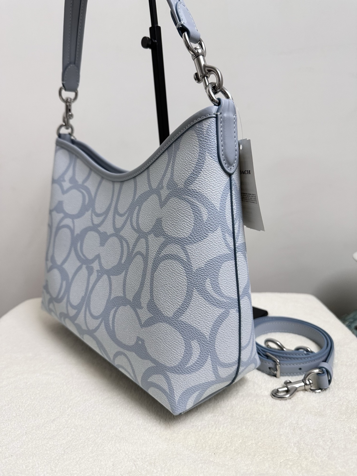 蔻驰大号流浪包 - 大容量で便利なデザイン