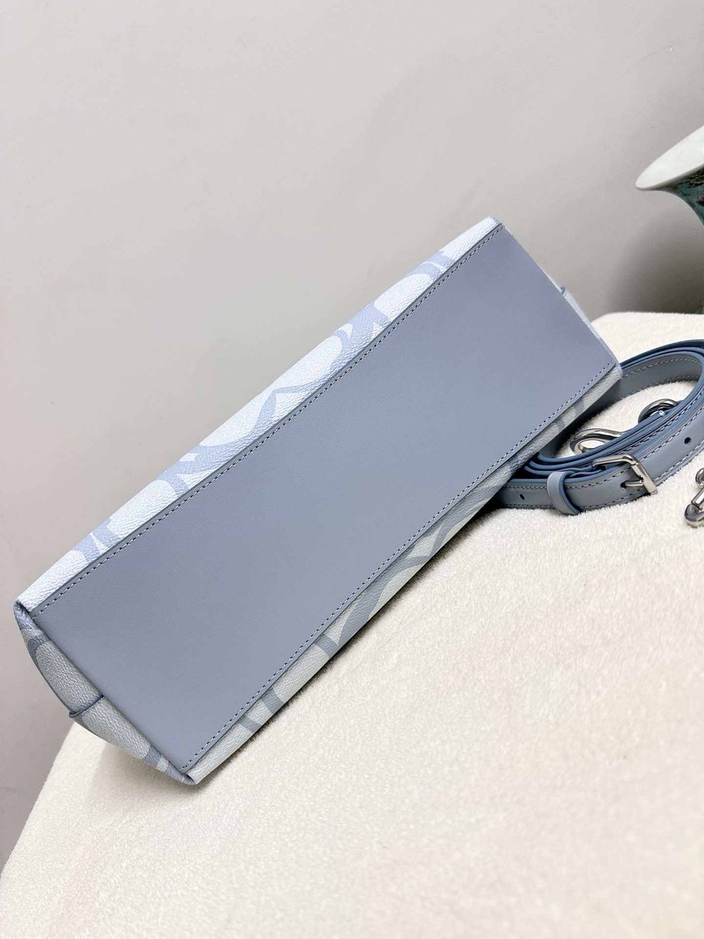 蔻驰大号流浪包 - 大容量で便利なデザイン