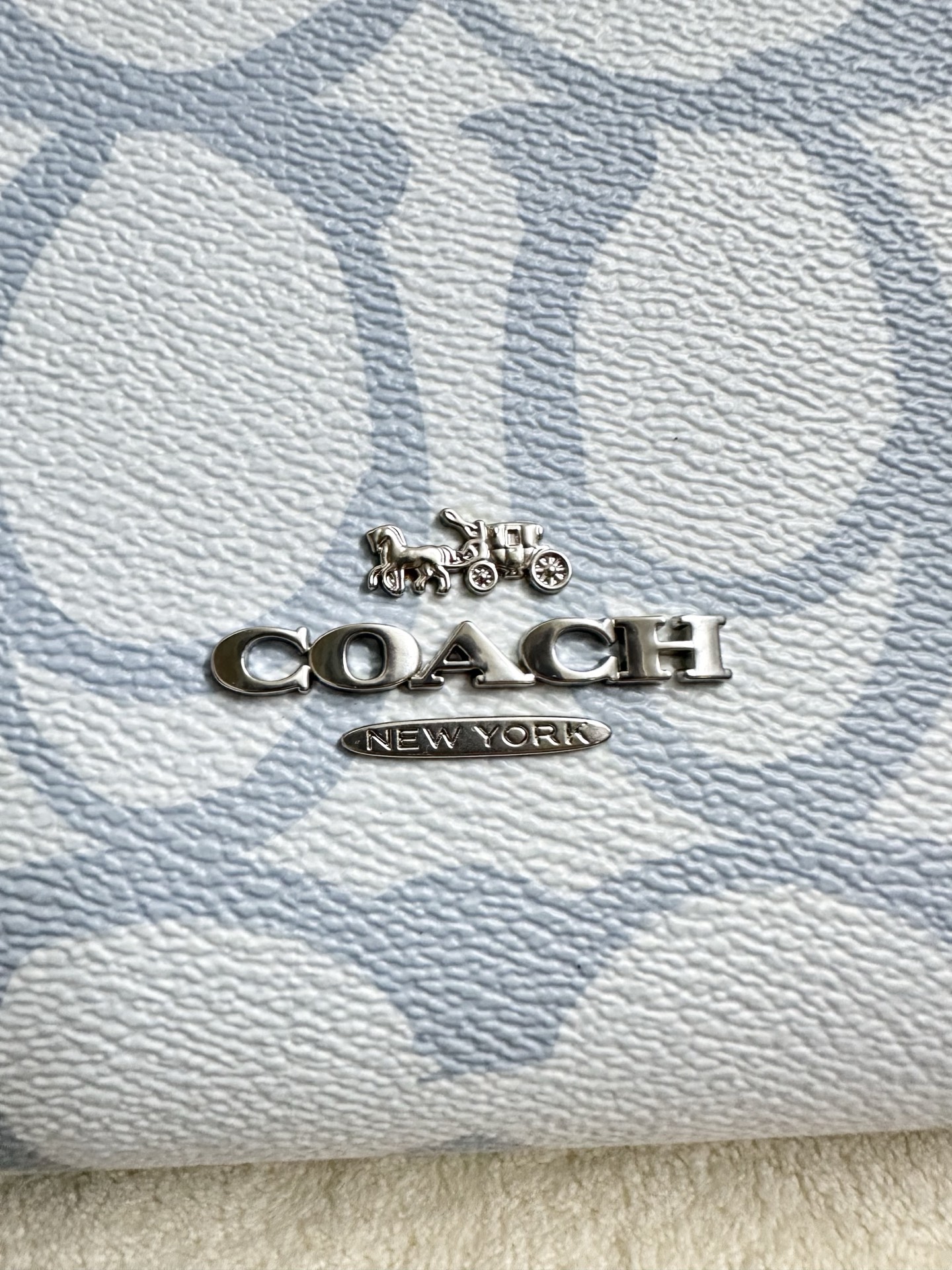 蔻驰大号流浪包 - 大容量で便利なデザイン