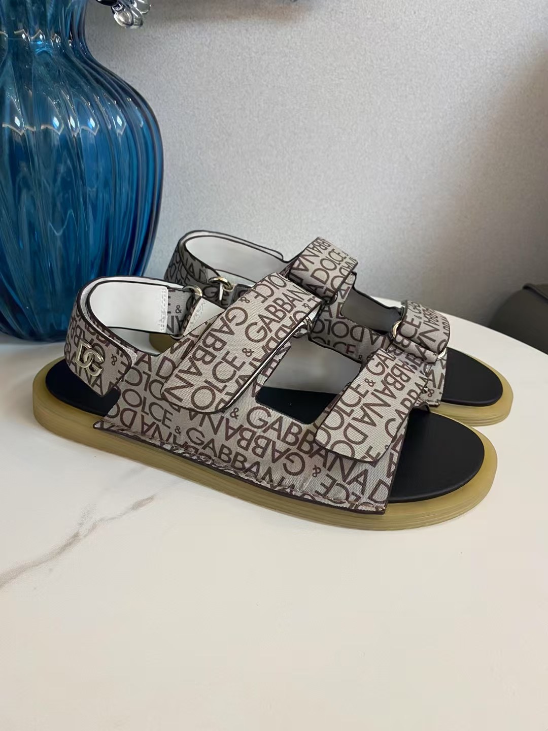 D G Classic Sandals: Comfortable and Durable, Size 38-46, Plant Price $552 - 图片 1