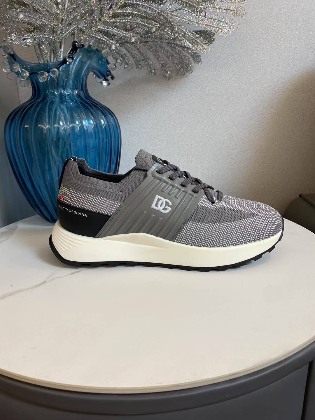 D&G Latest Running Sneakers: Light-Resistant, Comfortable, Classic Design, Size 38-46, $650 - 图片 3