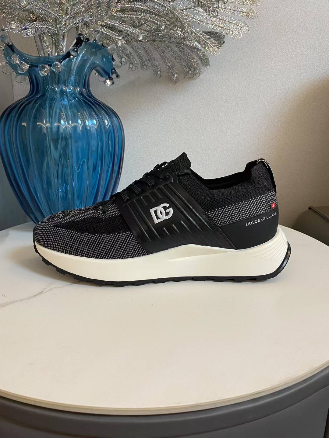 D&G Latest Running Sneakers: Light-Resistant, Classic Design, Comfortable Air-Fruit Fabric. - 图片 5