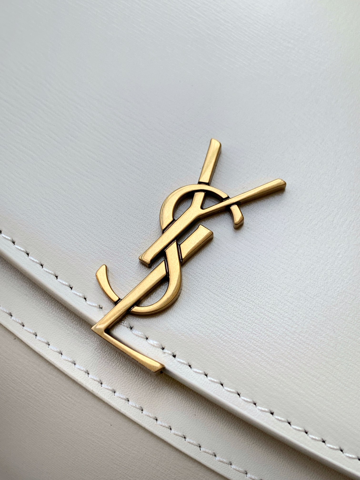 Voltaire 腋下/馬鞍バッグ - 独特なデザインと高級感