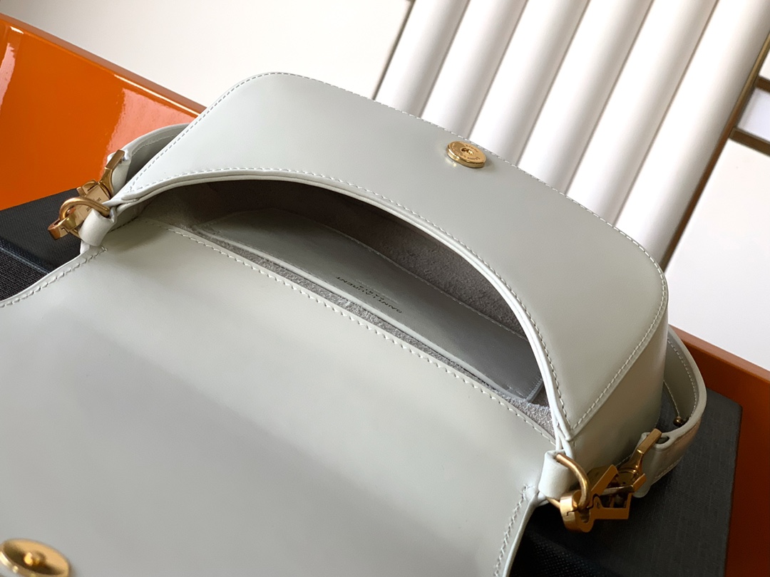 Voltaire 腋下/馬鞍バッグ - 独特なデザインと高級感