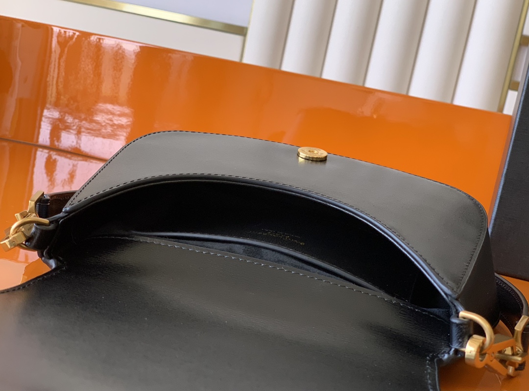 Voltaire 腋下/馬鞍包 - 独特なデザインと高級感