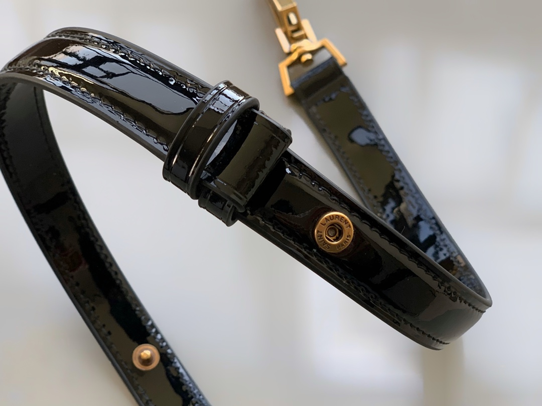 Voltaire 腋下/馬鞍バッグ - 洗練されたデザインと高級感