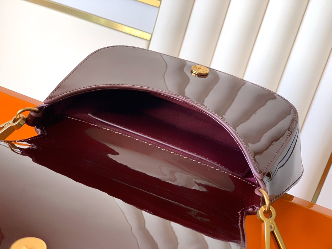 Voltaire 腋下/馬鞍バッグ - 独特なデザインと高級感