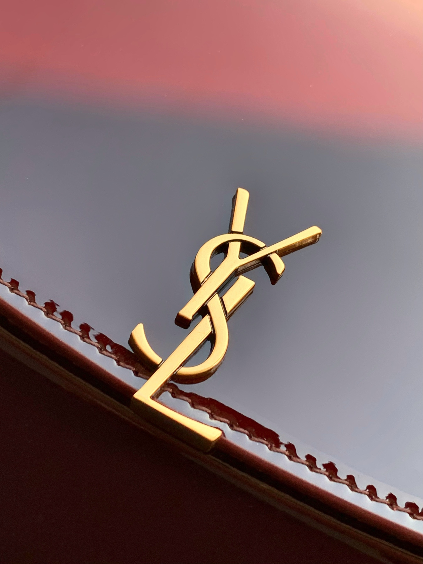 Voltaire 腋下/馬鞍バッグ - 独特なデザインと高級感