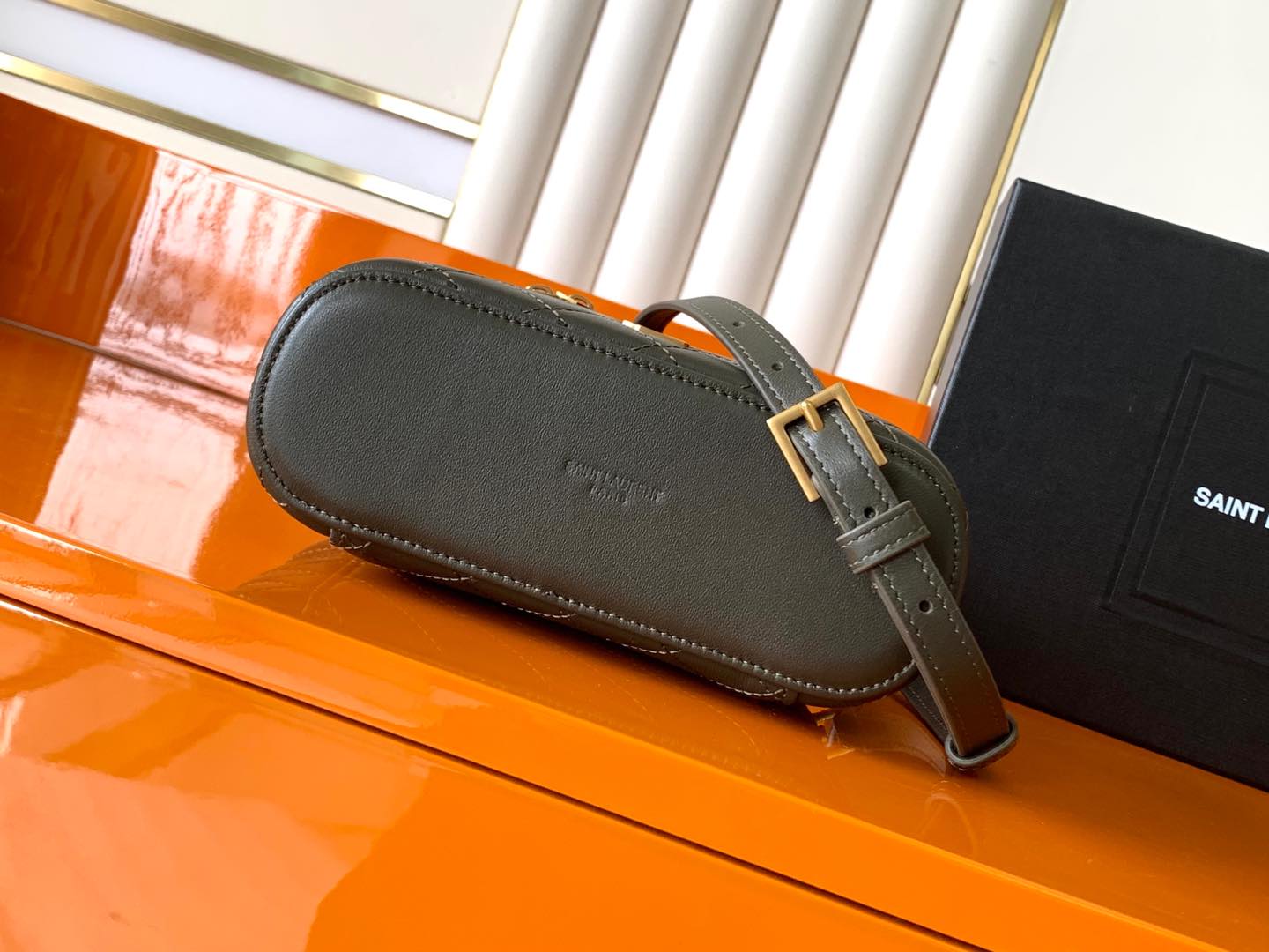 LE CASSANDRE羊皮革ミニショルダーバッグ