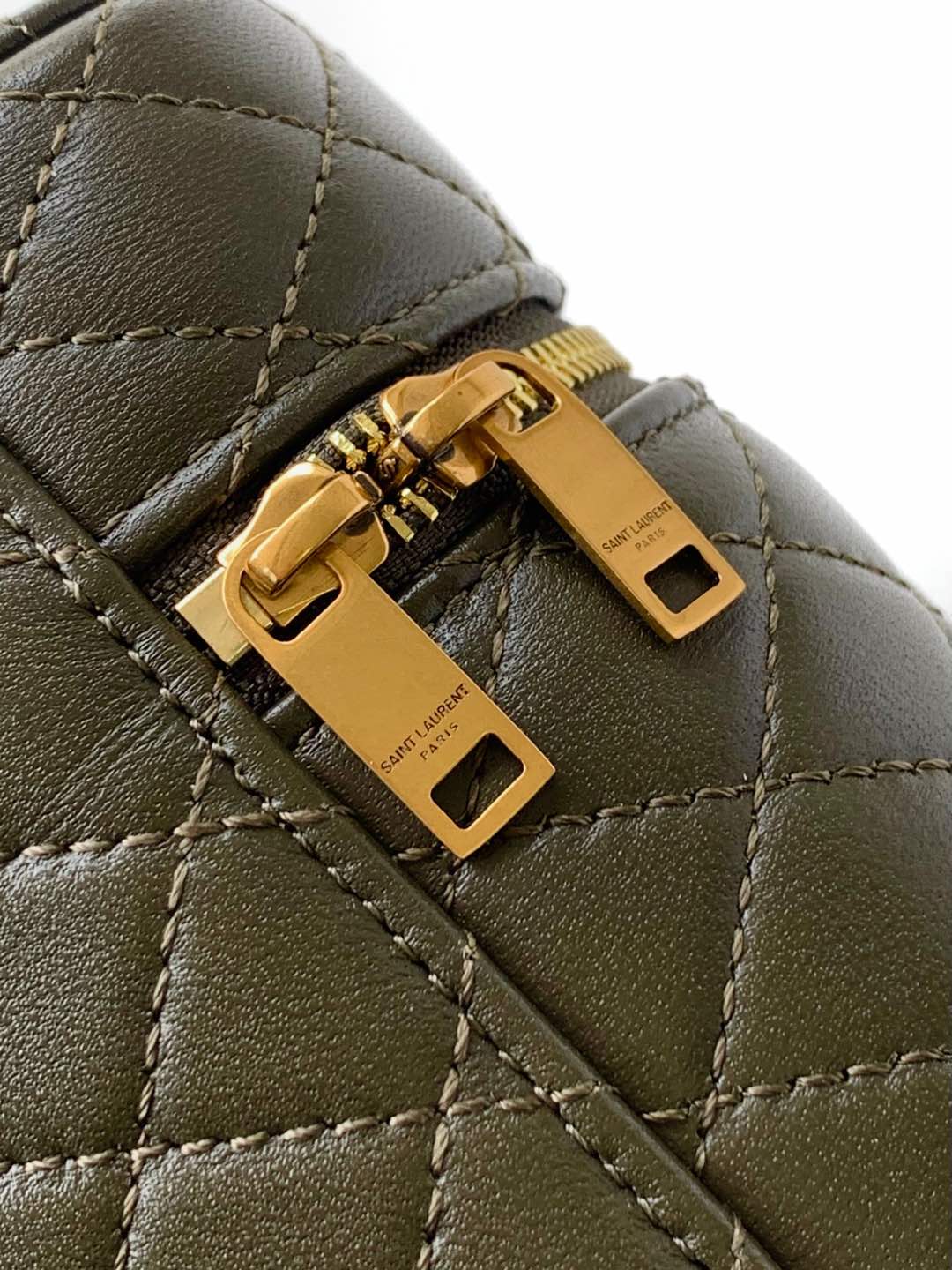 LE CASSANDRE羊皮革ミニショルダーバッグ