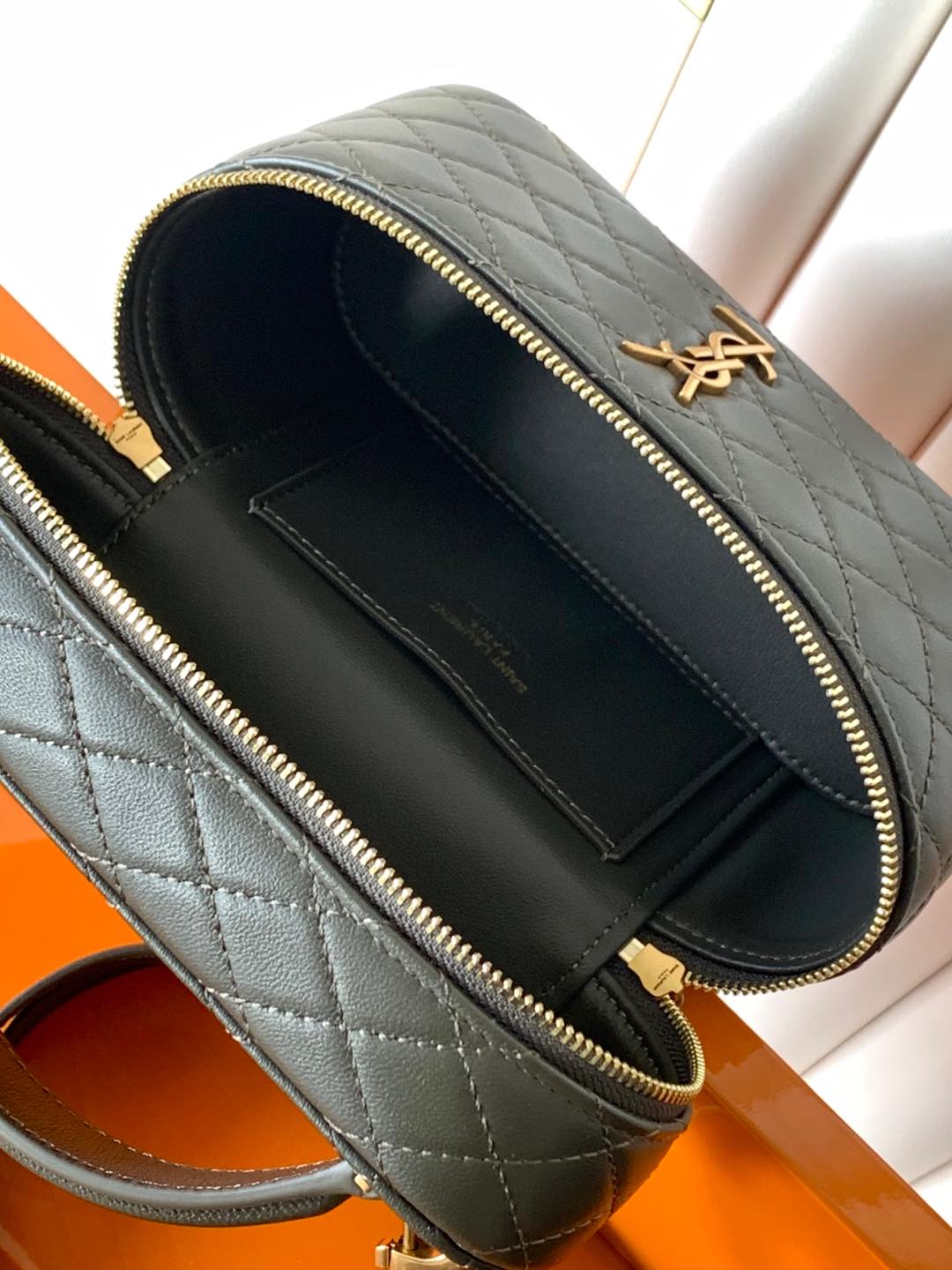 LE CASSANDRE羊皮革ミニショルダーバッグ