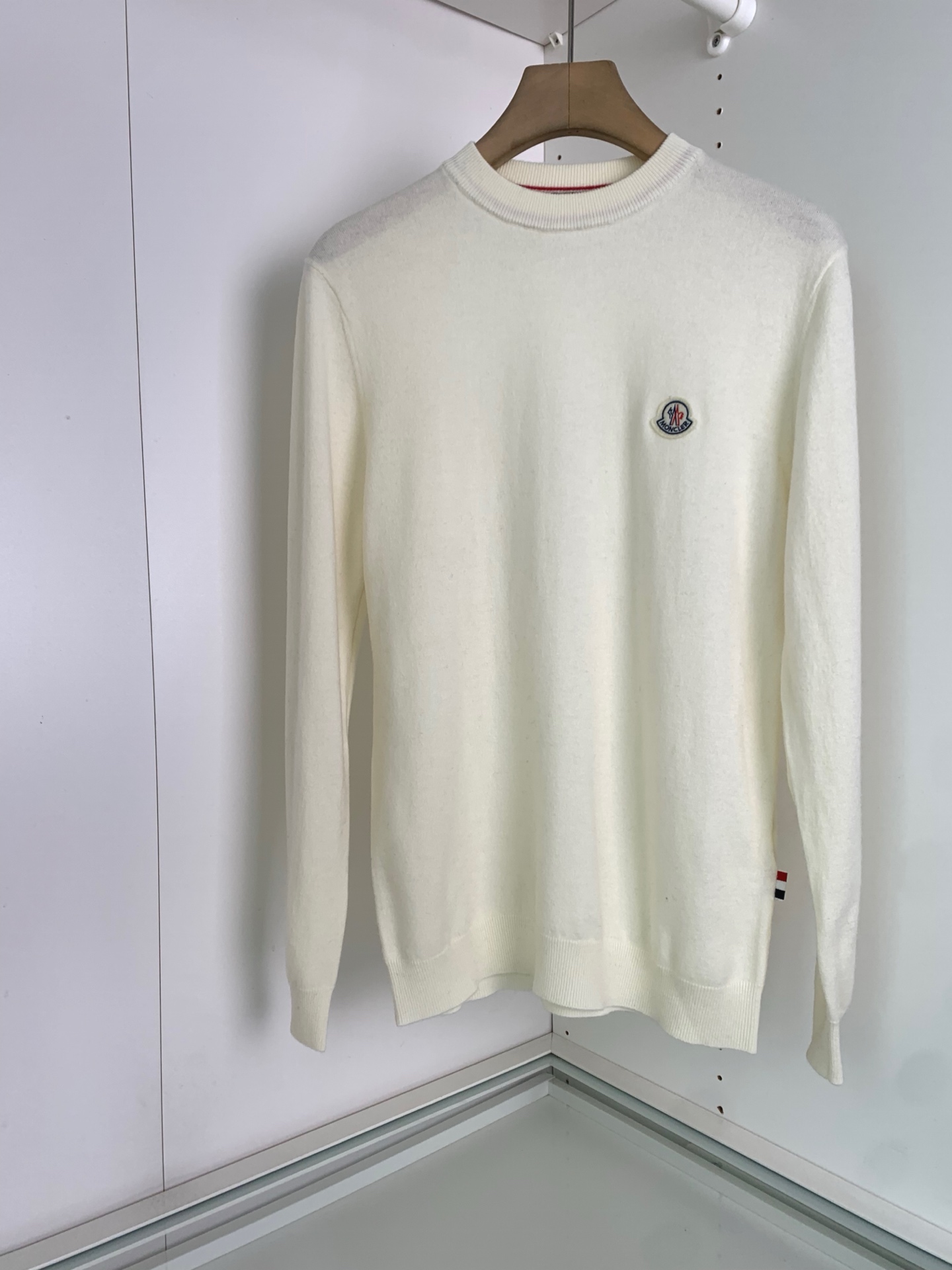 25FW秋冬新款细羊绒羊毛混纺针织圆领毛衣，男士胸口经典LOGO标点缀 时尚休闲套头毛衣针织衫！贸易公司