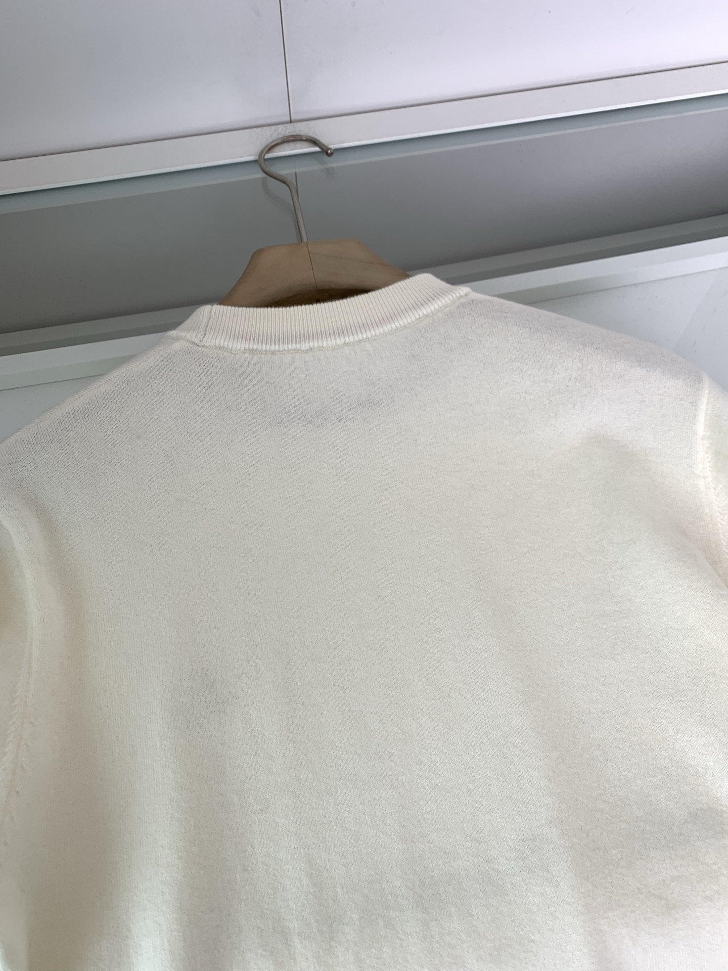 25FW秋冬新款细羊绒羊毛混纺针织圆领毛衣，男士胸口经典LOGO标点缀 时尚休闲套头毛衣针织衫！贸易公司