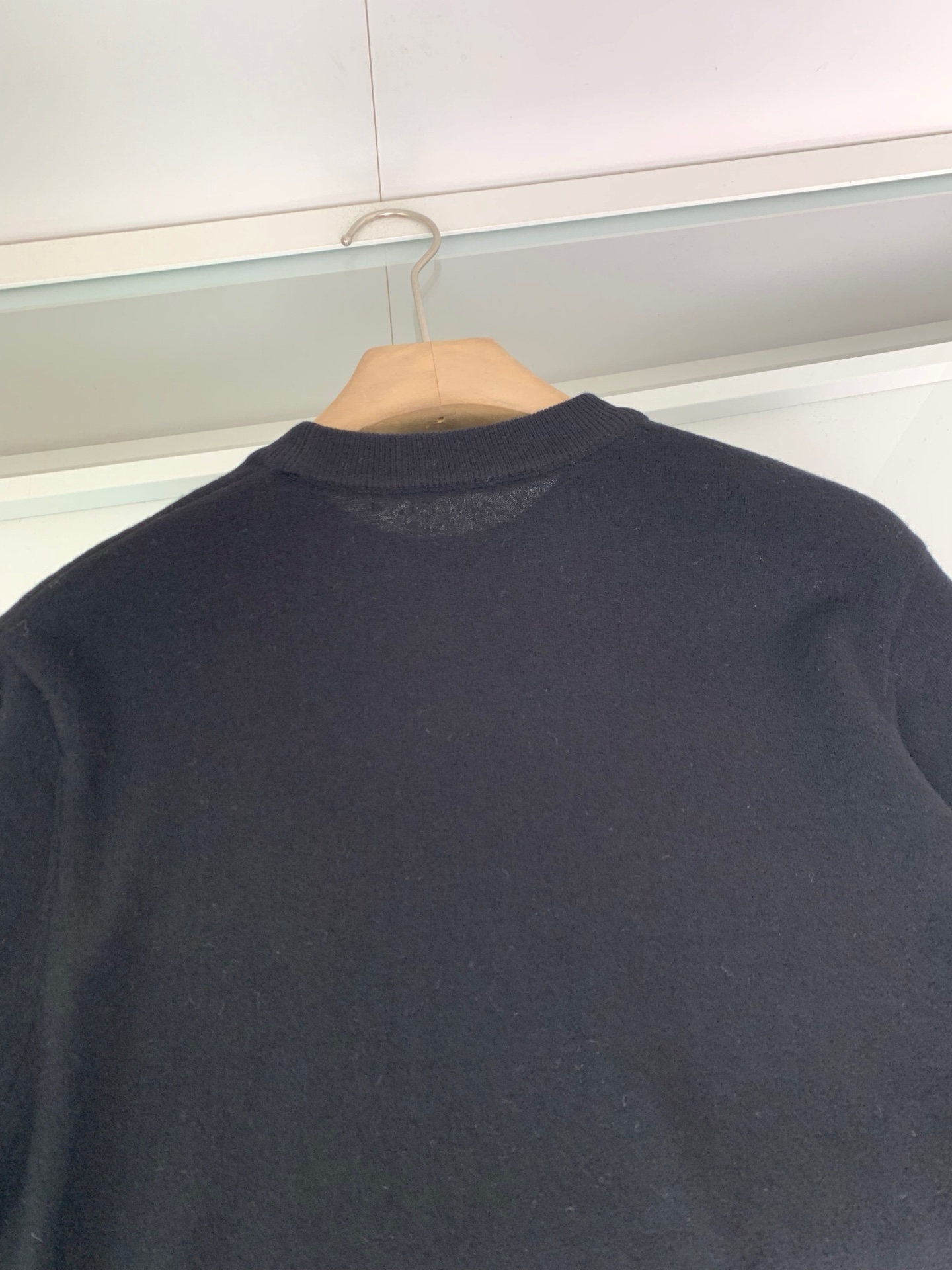 ，25FW秋冬新款细羊绒羊毛混纺针织圆领毛衣，男士胸口经典LOGO标点缀 时尚休闲套头毛衣针织衫！贸易公