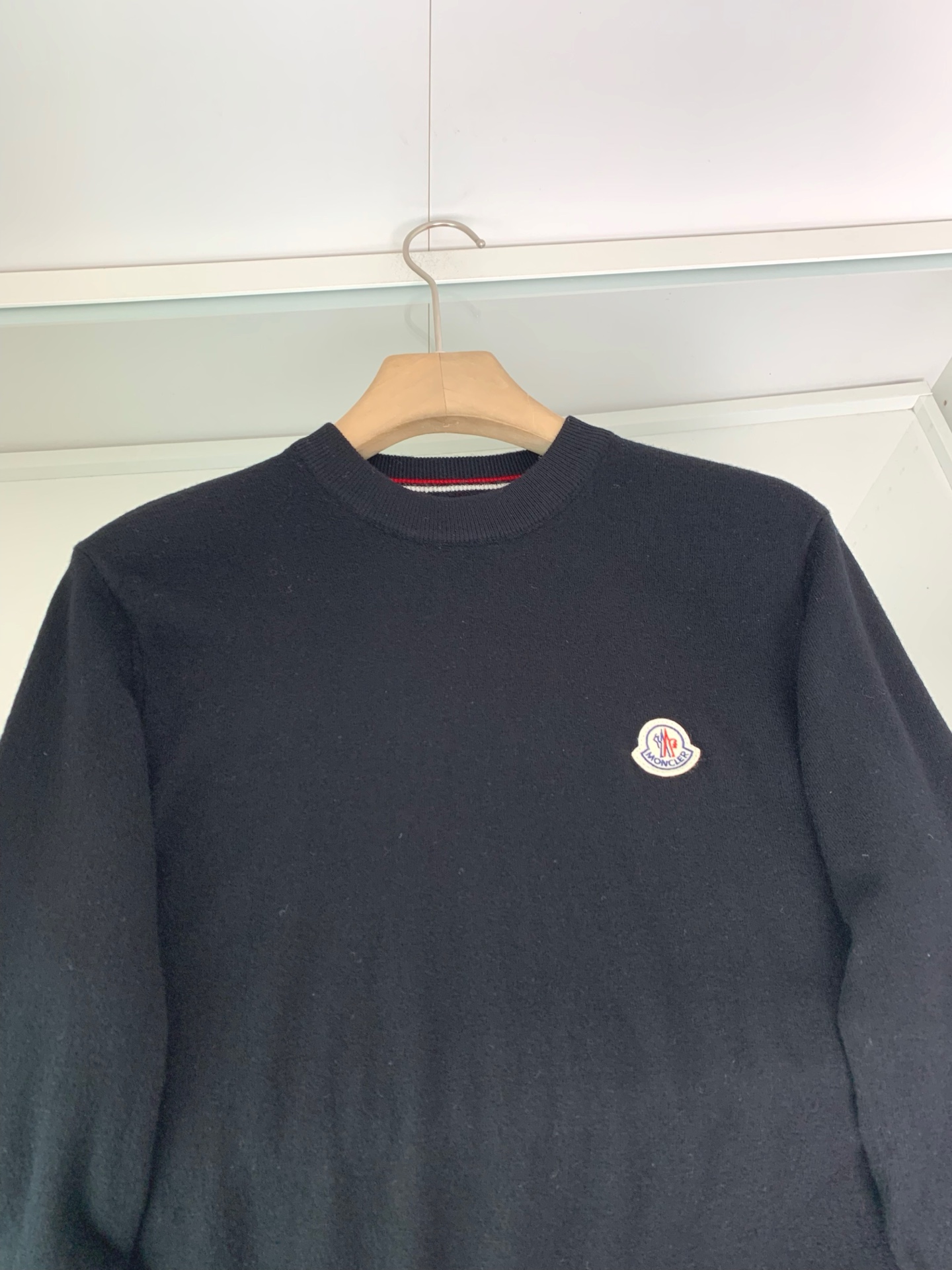 ，25FW秋冬新款细羊绒羊毛混纺针织圆领毛衣，男士胸口经典LOGO标点缀 时尚休闲套头毛衣针织衫！贸易公