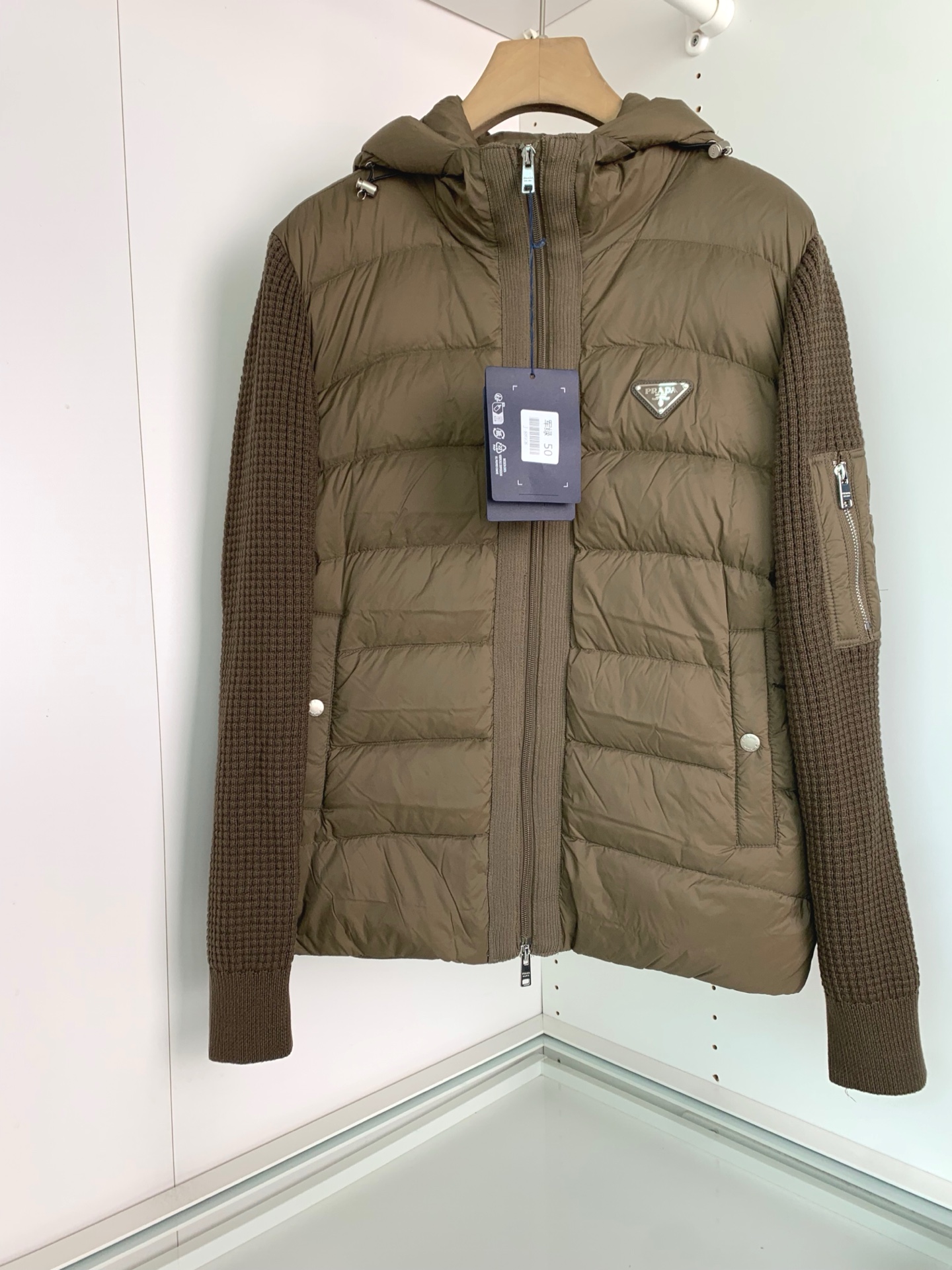 ，2025秋冬新款针织拼接羽绒连帽休闲外套！秋冬非常实穿的一款！羽绒与羊毛的碰撞！有着细节质感 不管单穿