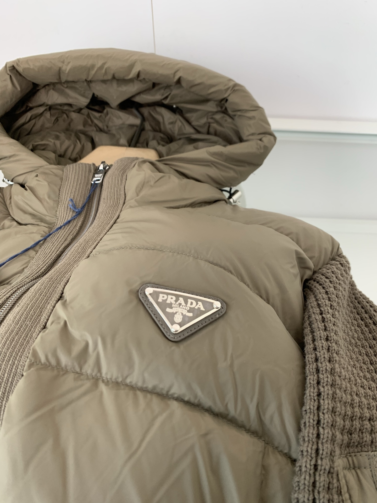 ，2025秋冬新款针织拼接羽绒连帽休闲外套！秋冬非常实穿的一款！羽绒与羊毛的碰撞！有着细节质感 不管单穿