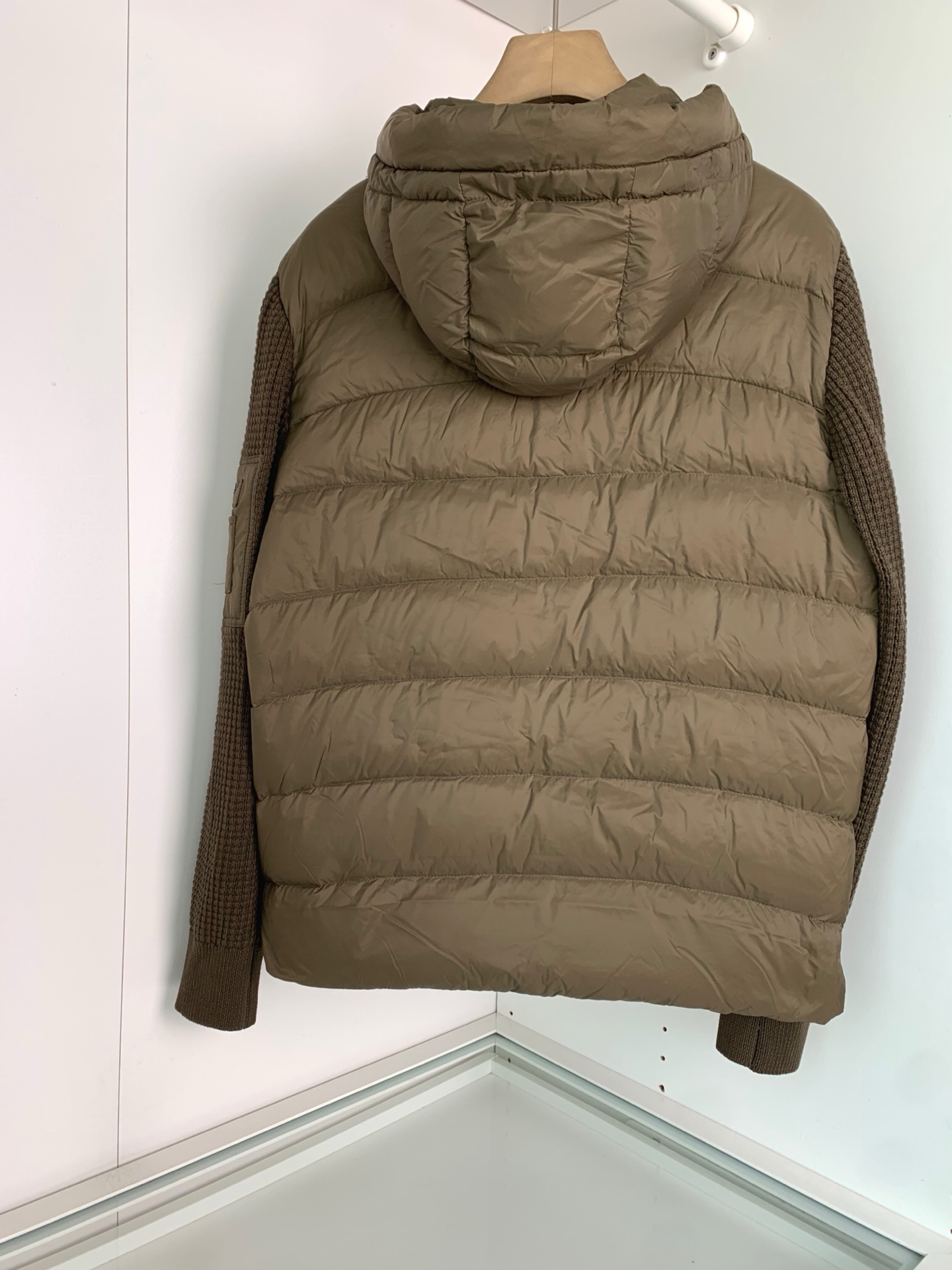 ，2025秋冬新款针织拼接羽绒连帽休闲外套！秋冬非常实穿的一款！羽绒与羊毛的碰撞！有着细节质感 不管单穿