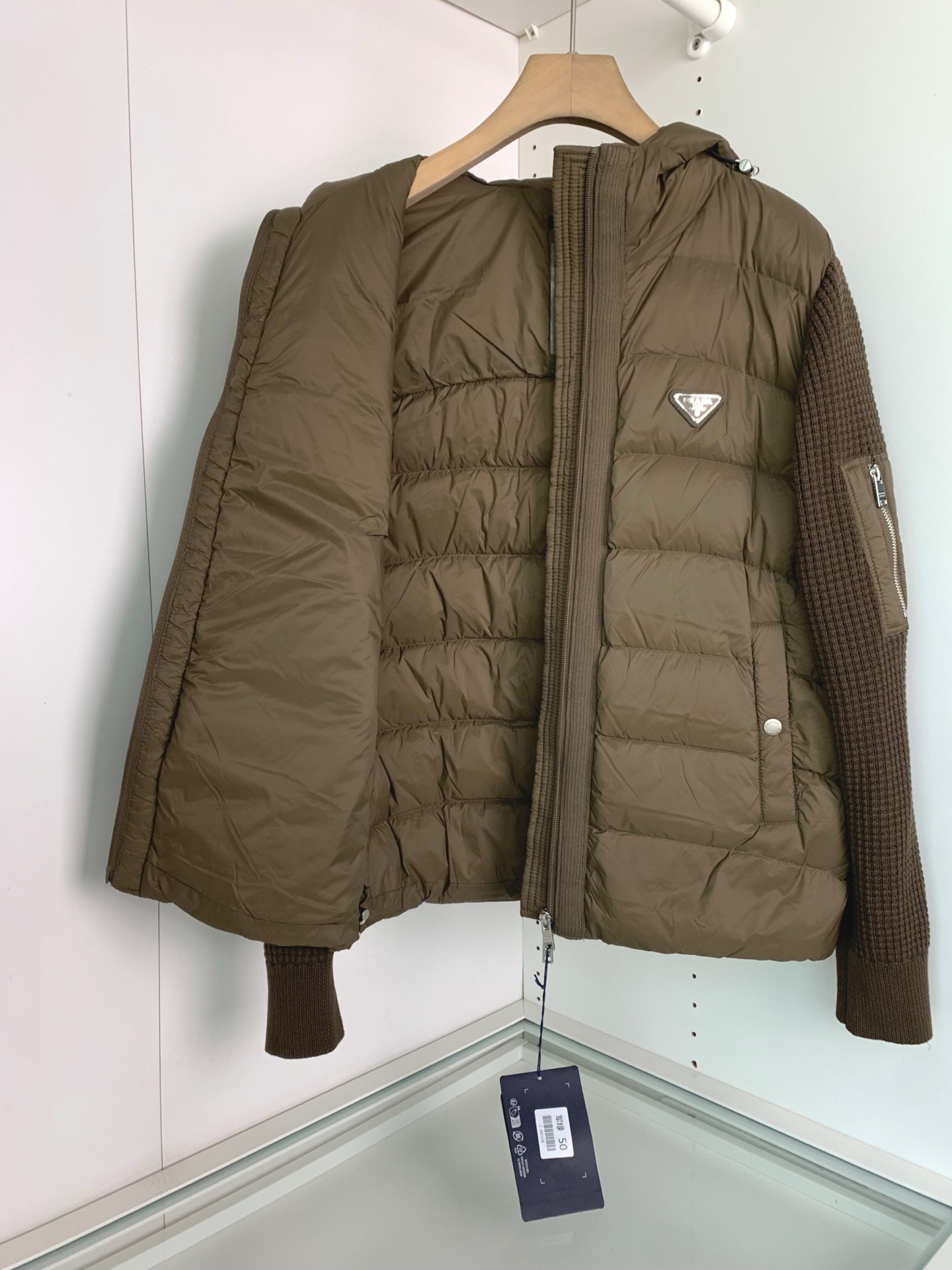 ，2025秋冬新款针织拼接羽绒连帽休闲外套！秋冬非常实穿的一款！羽绒与羊毛的碰撞！有着细节质感 不管单穿