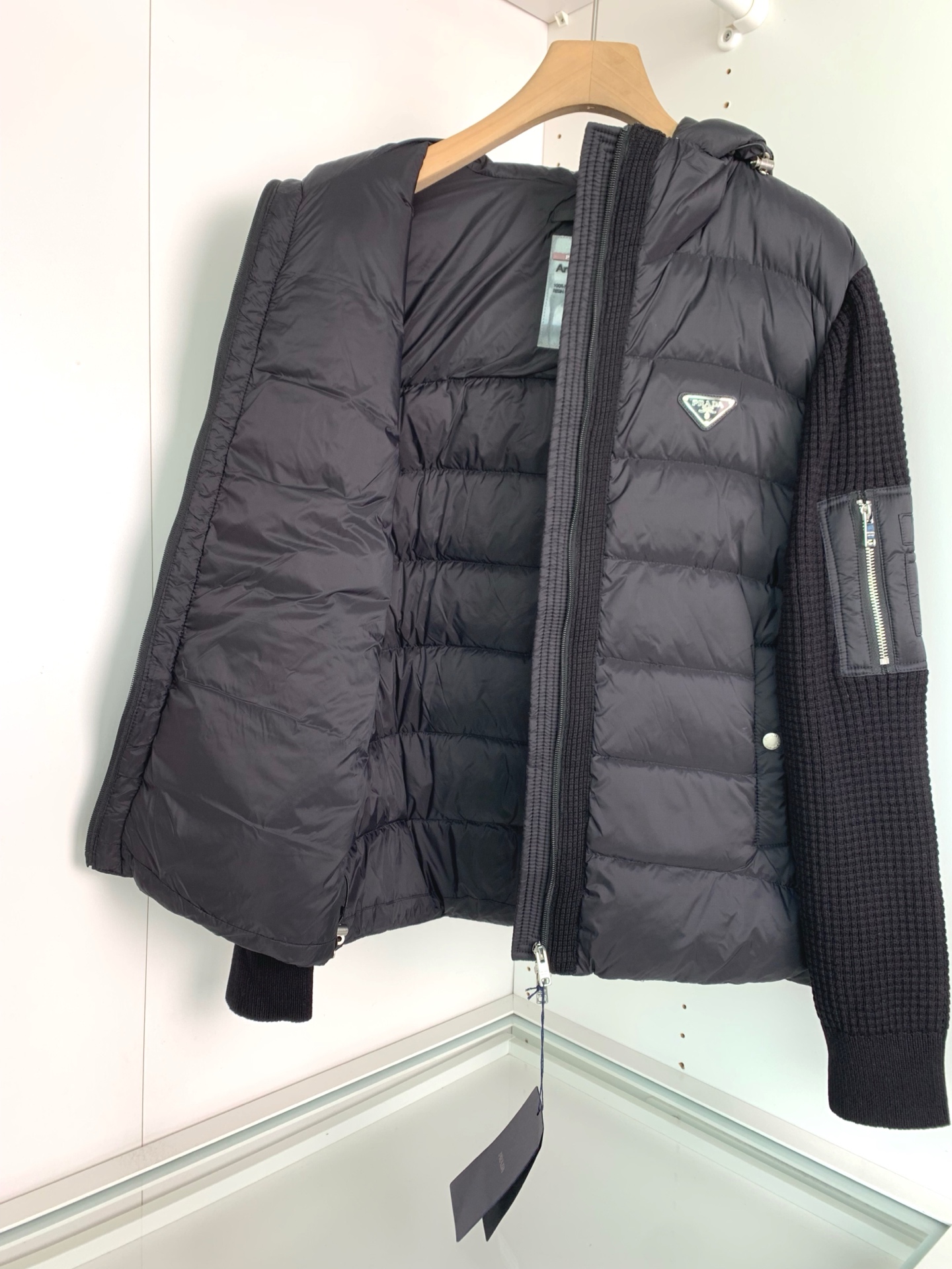 ，2025秋冬新款针织拼接羽绒连帽休闲外套！秋冬非常实穿的一款！羽绒与羊毛的碰撞！有着细节质感 不管单穿