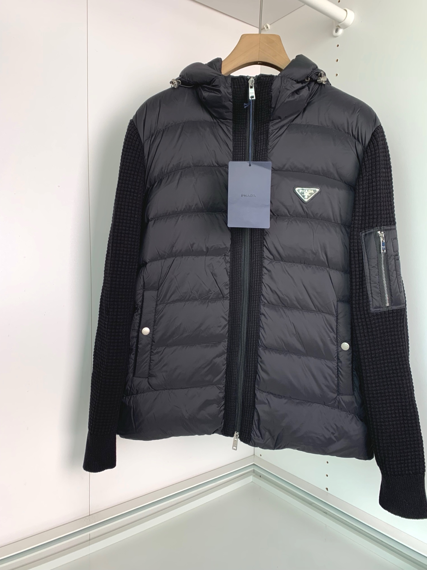 ，2025秋冬新款针织拼接羽绒连帽休闲外套！秋冬非常实穿的一款！羽绒与羊毛的碰撞！有着细节质感 不管单穿