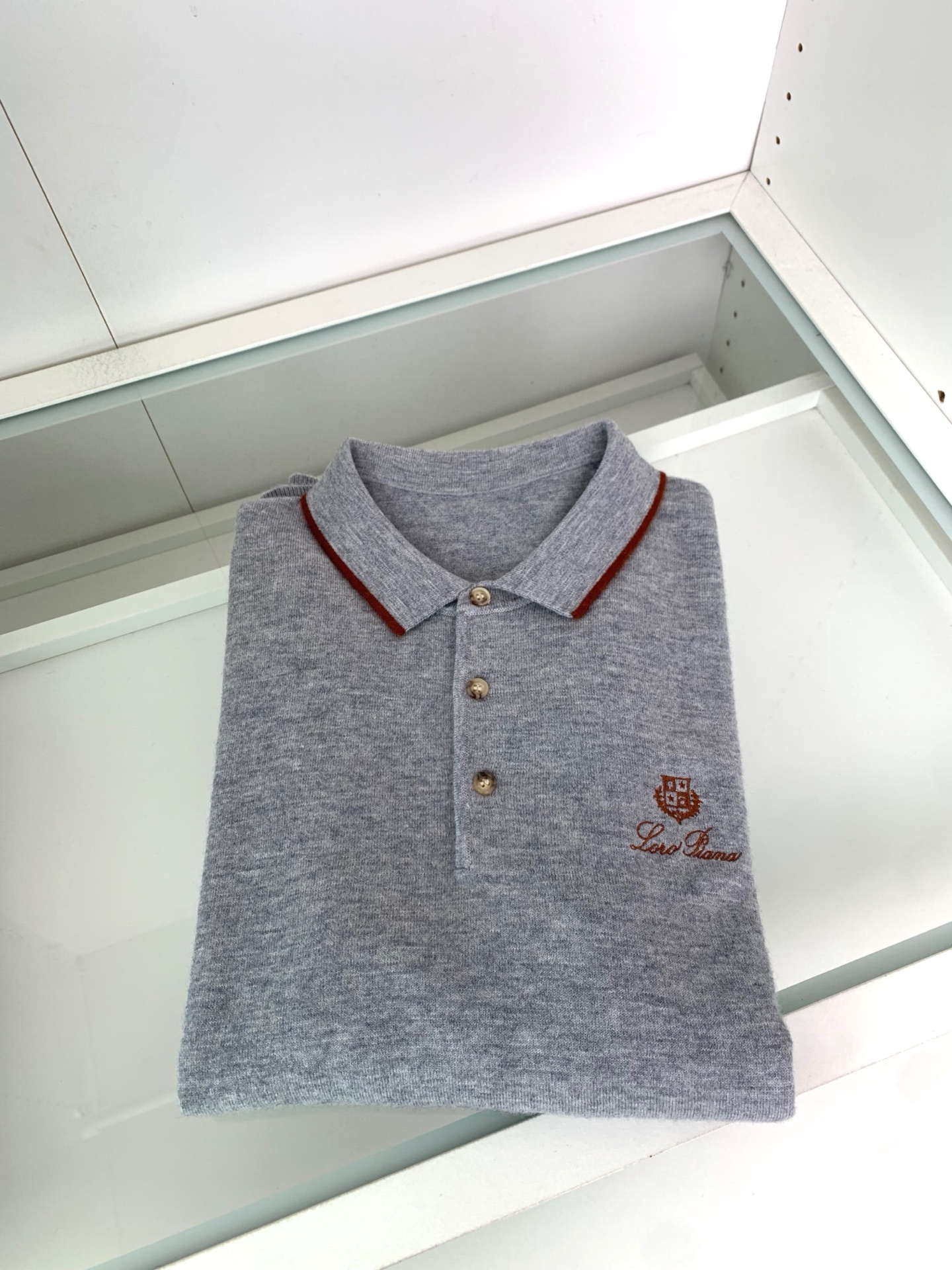 。LFW秋冬新款羊绒羊毛纱线针织翻领毛衣！经典字母logo标识刺绣休闲套头毛衣针织衫！贸易公司渠道 同步