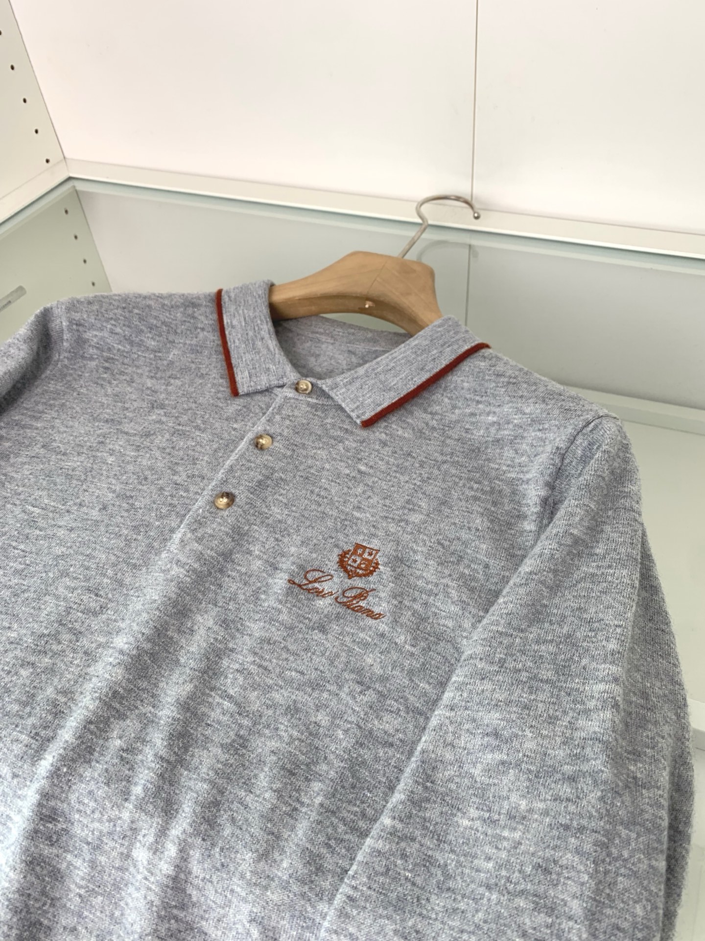 。LFW秋冬新款羊绒羊毛纱线针织翻领毛衣！经典字母logo标识刺绣休闲套头毛衣针织衫！贸易公司渠道 同步