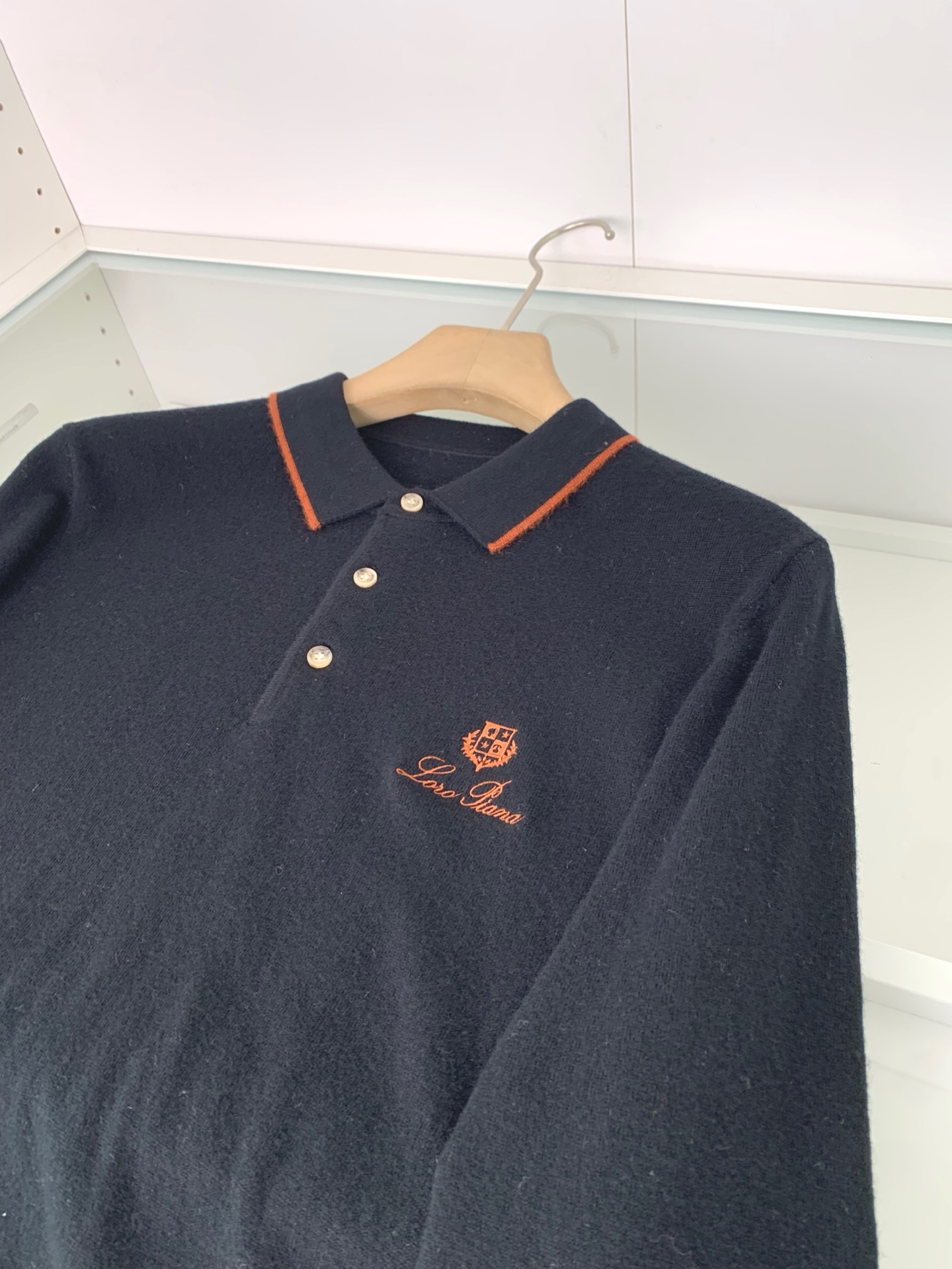 。LFW秋冬新款羊绒羊毛纱线针织翻领毛衣！经典字母logo标识刺绣休闲套头毛衣针织衫！贸易公司渠道 同步