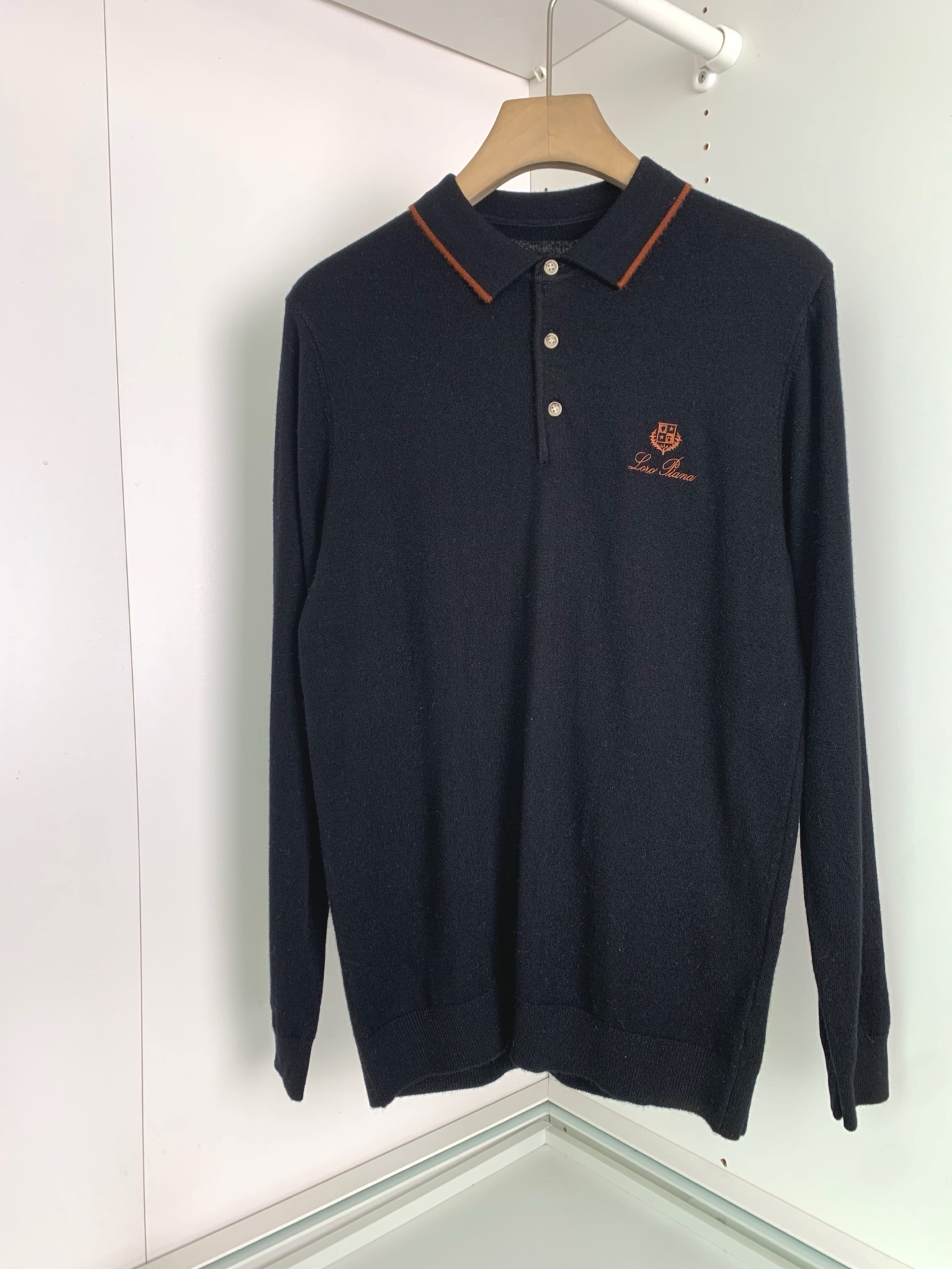 。LFW秋冬新款羊绒羊毛纱线针织翻领毛衣！经典字母logo标识刺绣休闲套头毛衣针织衫！贸易公司渠道 同步