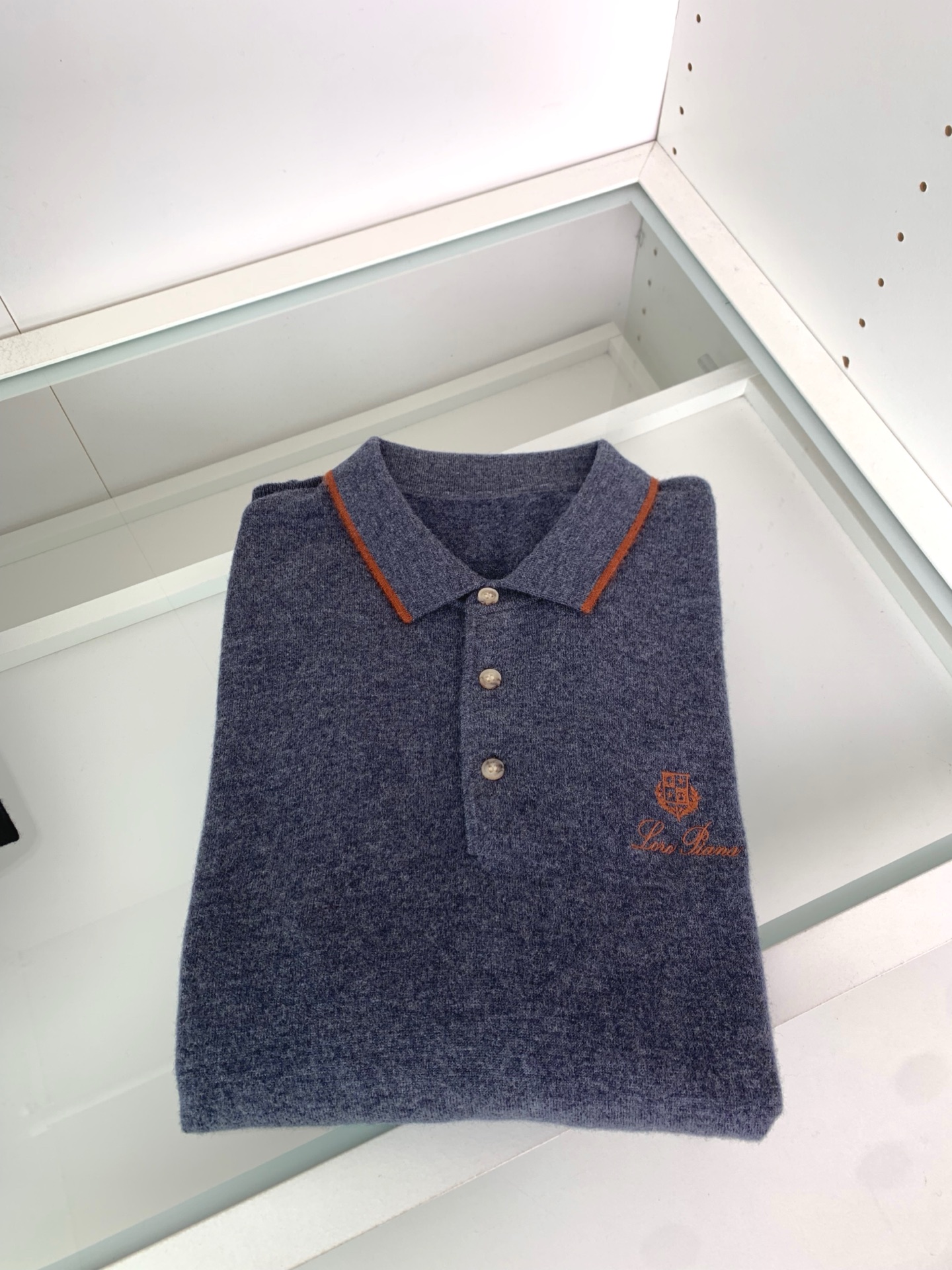 。LFW秋冬新款羊绒羊毛纱线针织翻领毛衣！经典字母logo标识刺绣休闲套头毛衣针织衫！贸易公司渠道 同步