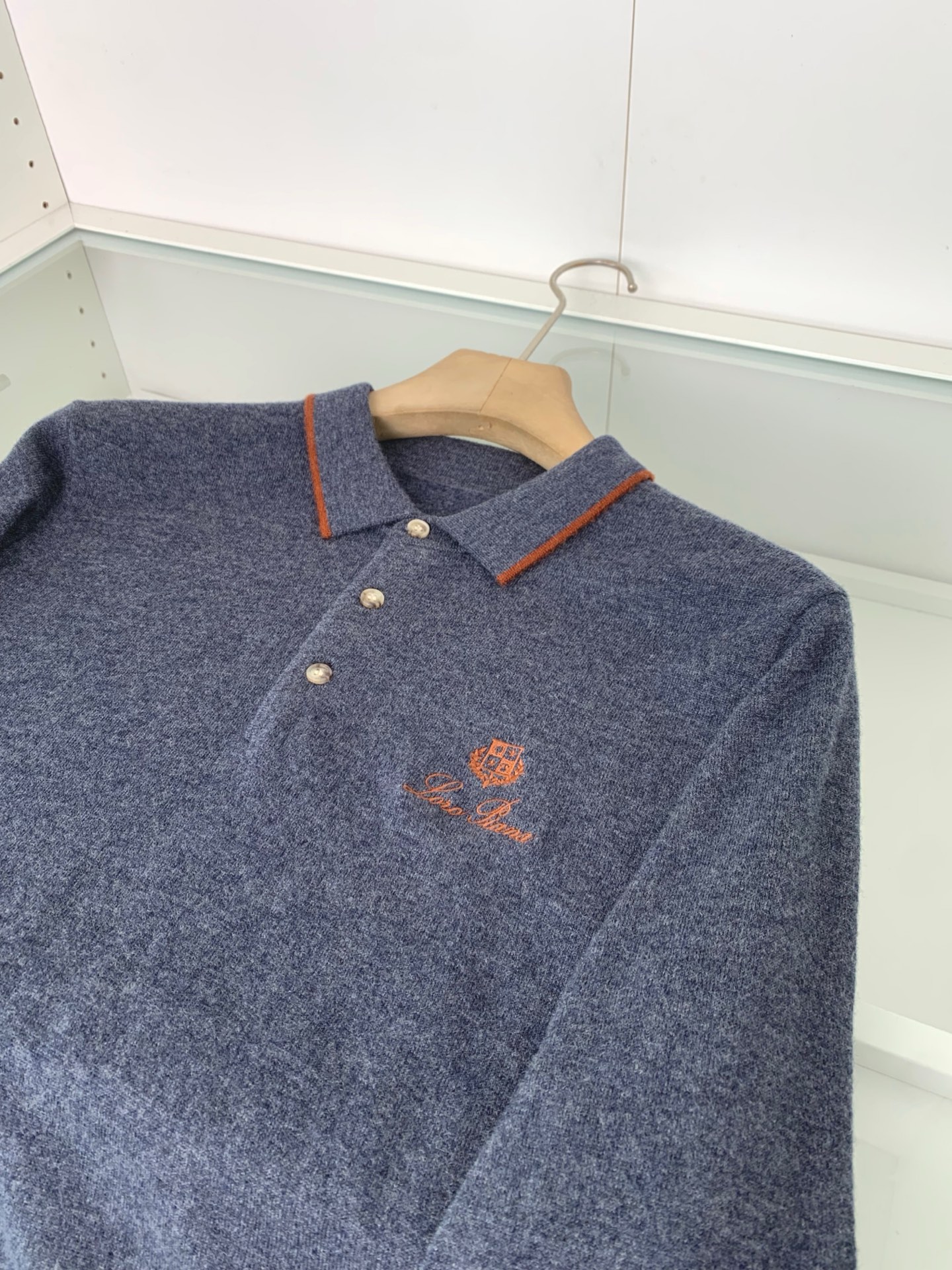 。LFW秋冬新款羊绒羊毛纱线针织翻领毛衣！经典字母logo标识刺绣休闲套头毛衣针织衫！贸易公司渠道 同步