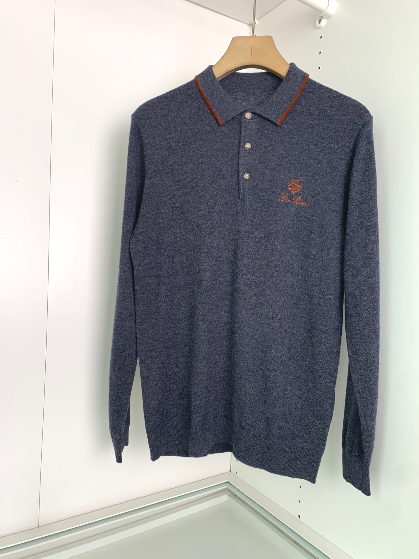 。LFW秋冬新款羊绒羊毛纱线针织翻领毛衣！经典字母logo标识刺绣休闲套头毛衣针织衫！贸易公司渠道 同步