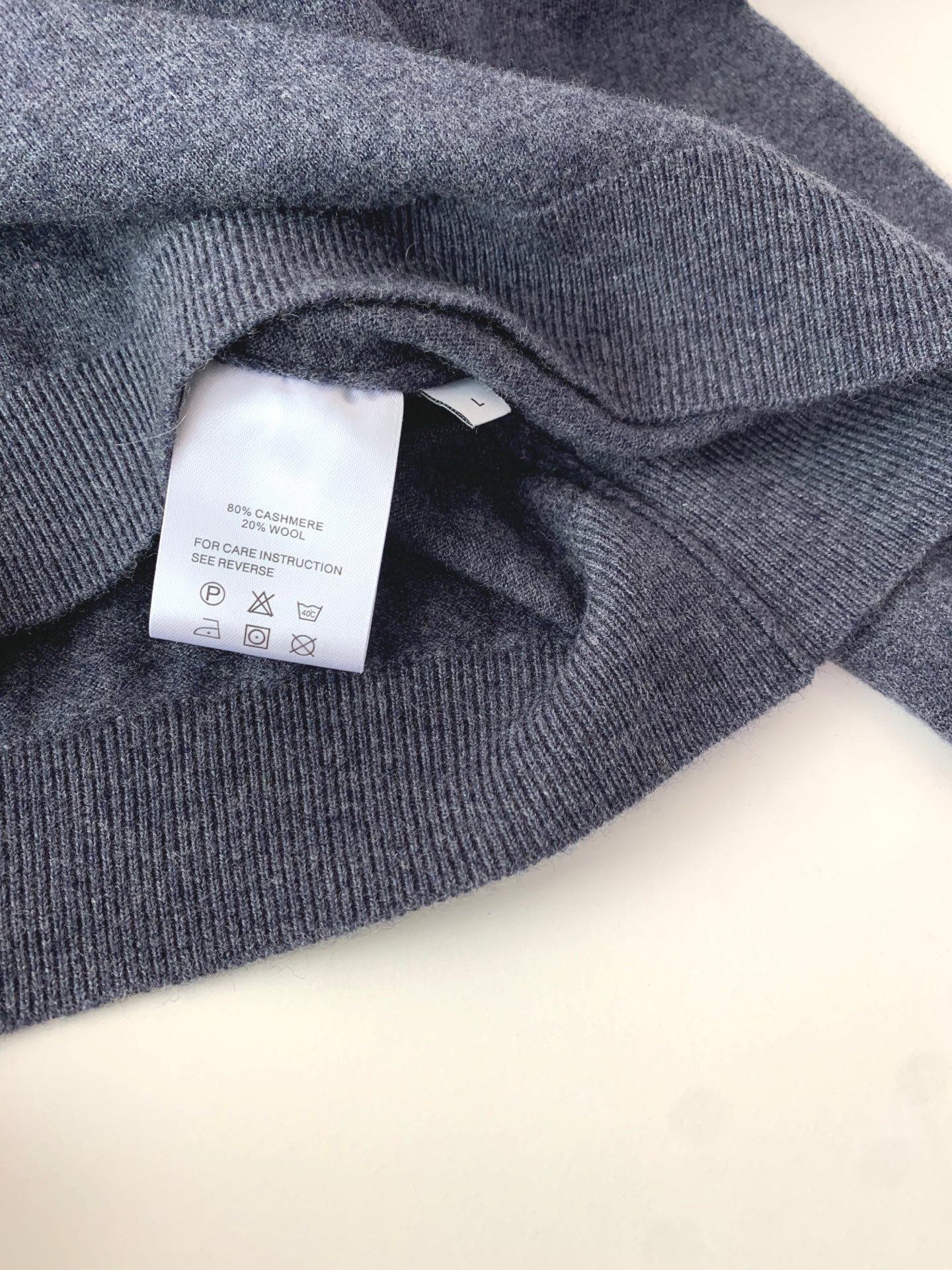 。LFW秋冬新款羊绒羊毛纱线针织翻领毛衣！经典字母logo标识刺绣休闲套头毛衣针织衫！贸易公司渠道 同步