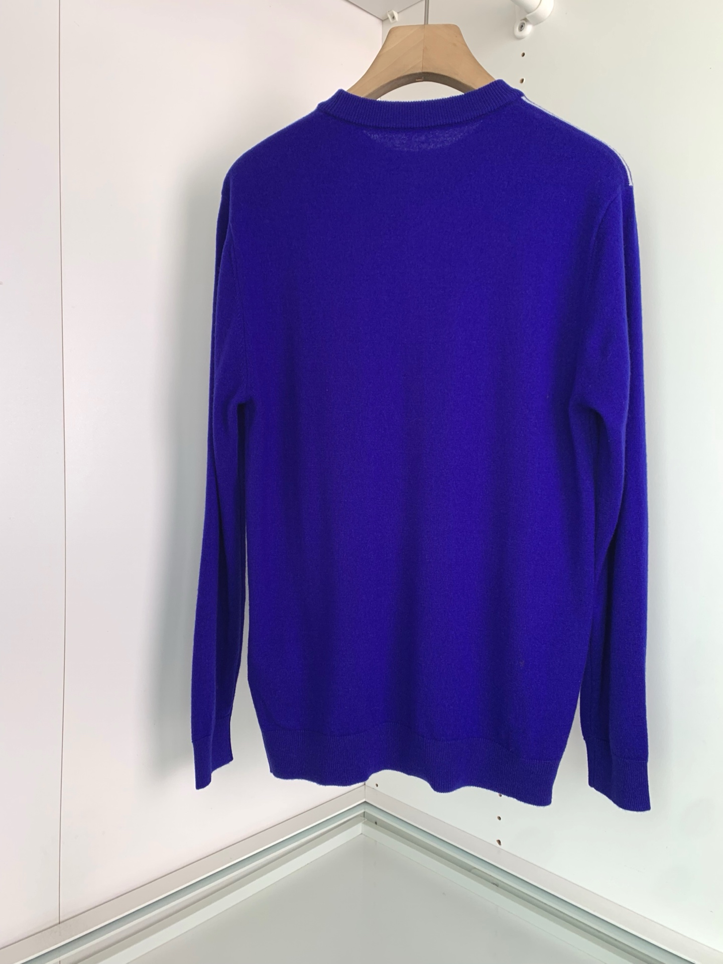 意大利代工厂出品！B家官网秋冬男士轻奢战马刺绣徽标羊绒针织衫/羊毛圆领针织毛衣。意大利客供 聚酯纤维混纺