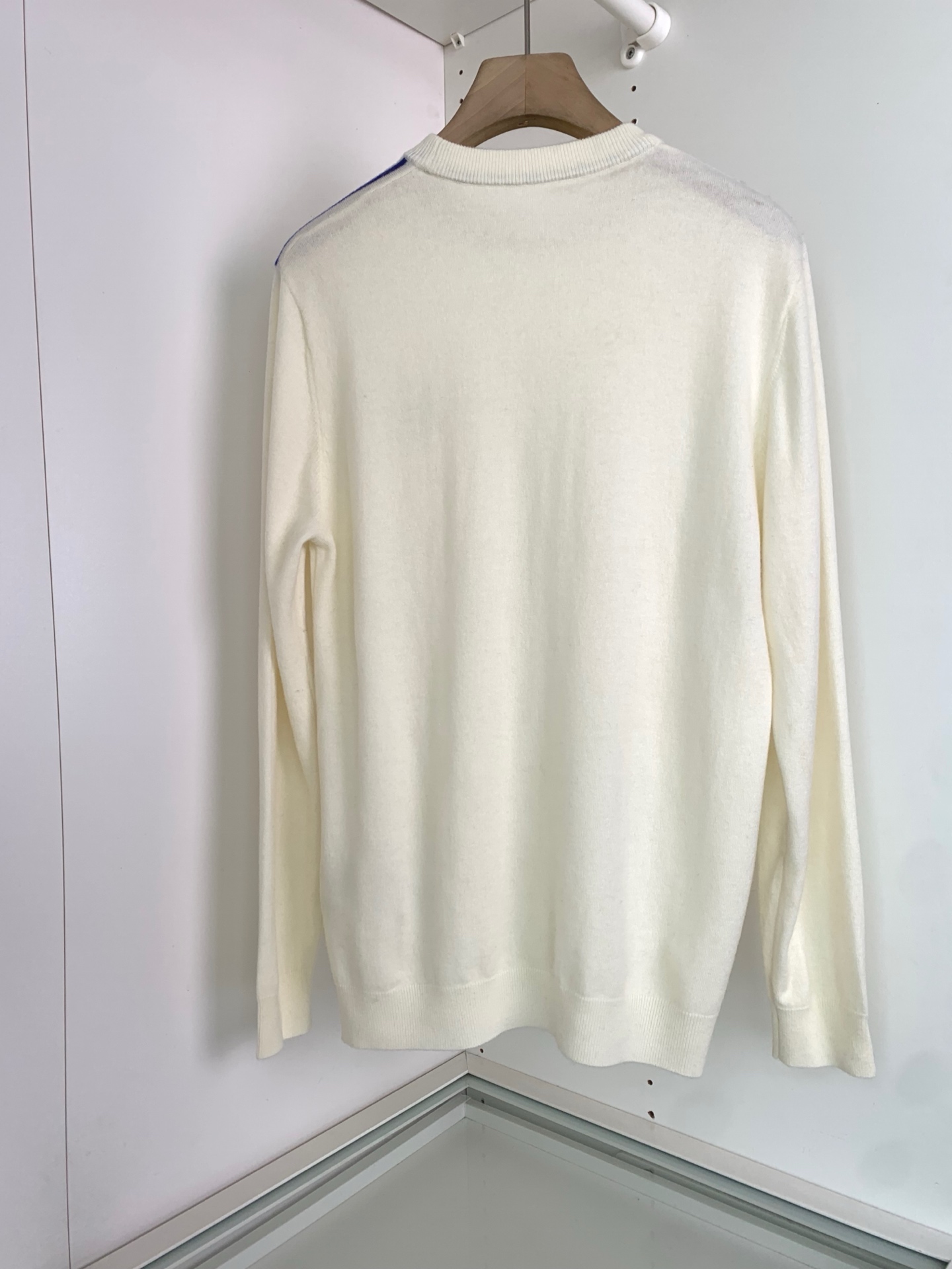 意大利代工厂出品！B家官网秋冬男士轻奢战马刺绣徽标羊绒针织衫/羊毛圆领针织毛衣。意大利客供 聚酯纤维混纺