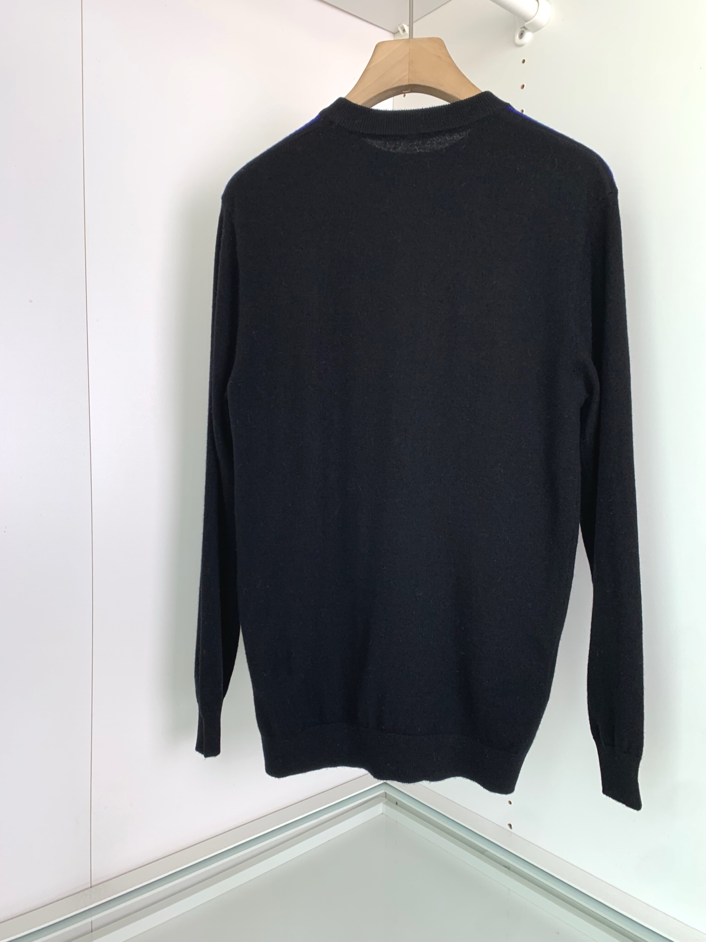 意大利代工厂出品！B家官网秋冬男士轻奢战马刺绣徽标羊绒针织衫/羊毛圆领针织毛衣。意大利客供 聚酯纤维混纺