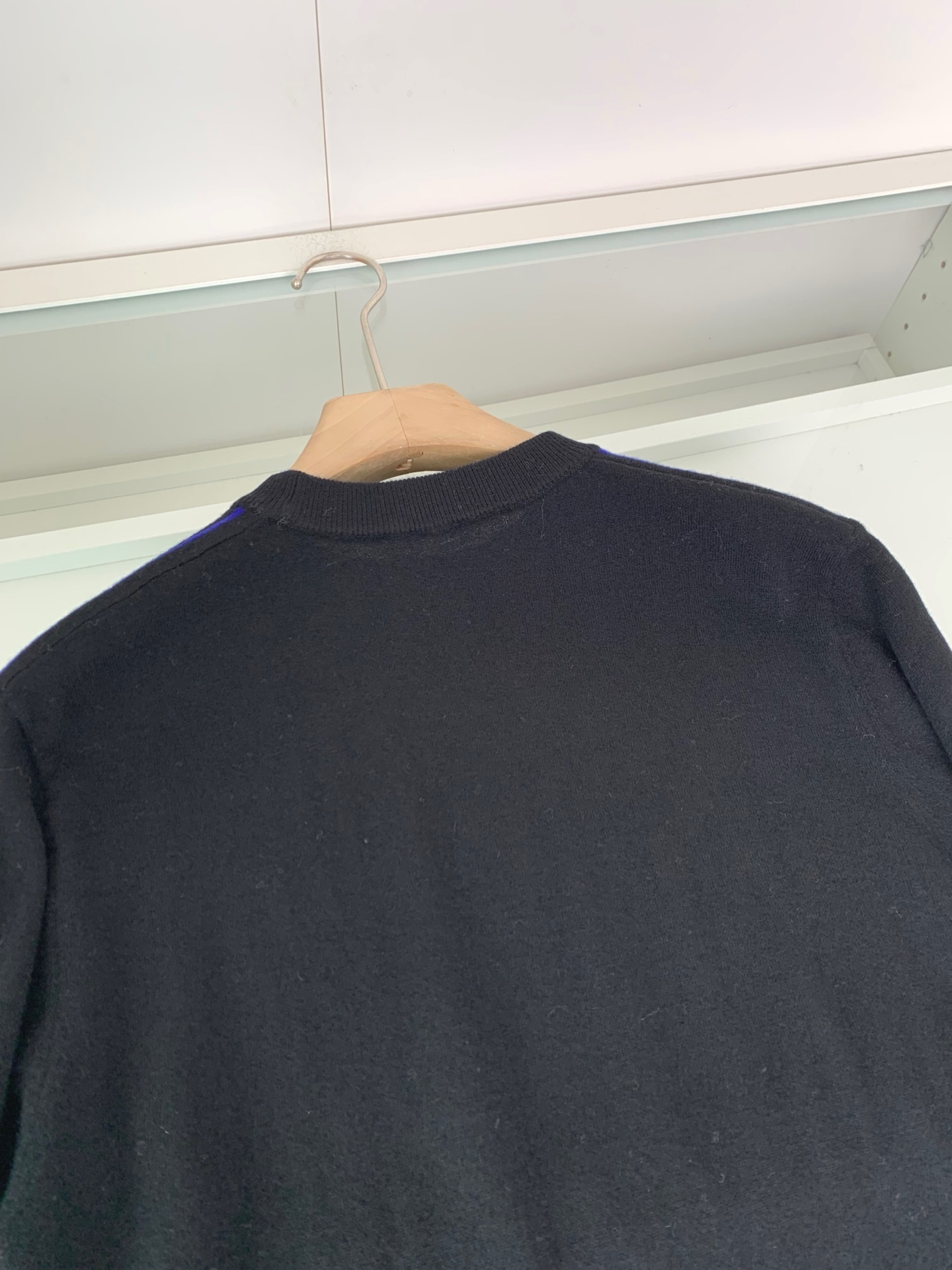 意大利代工厂出品！B家官网秋冬男士轻奢战马刺绣徽标羊绒针织衫/羊毛圆领针织毛衣。意大利客供 聚酯纤维混纺