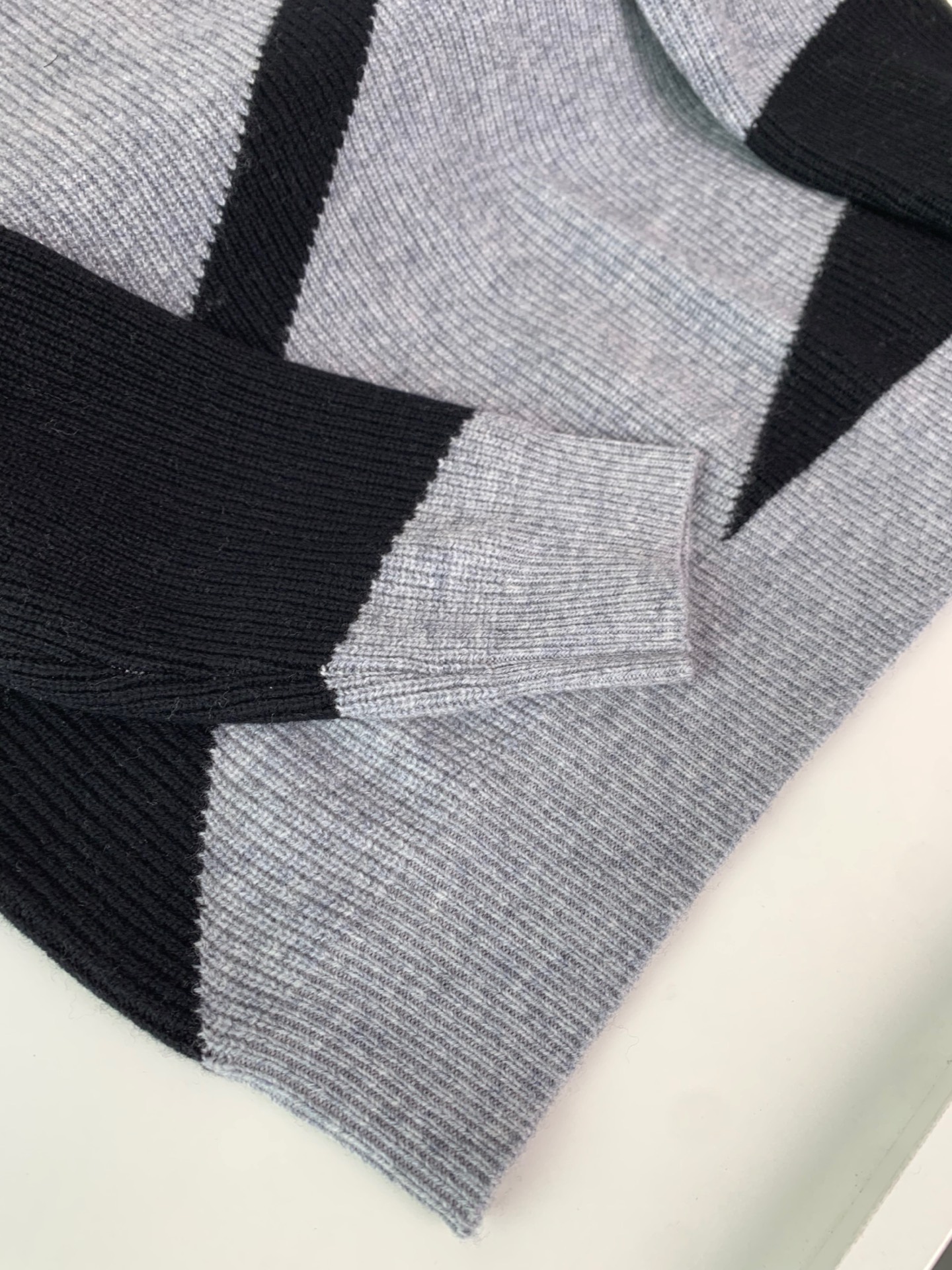 ZZ男士高端简约羊绒羊毛混纺针织毛衫元宝针设计官网最新，香港洋行渠道货，纯正血统品质，25秋冬新款，经典