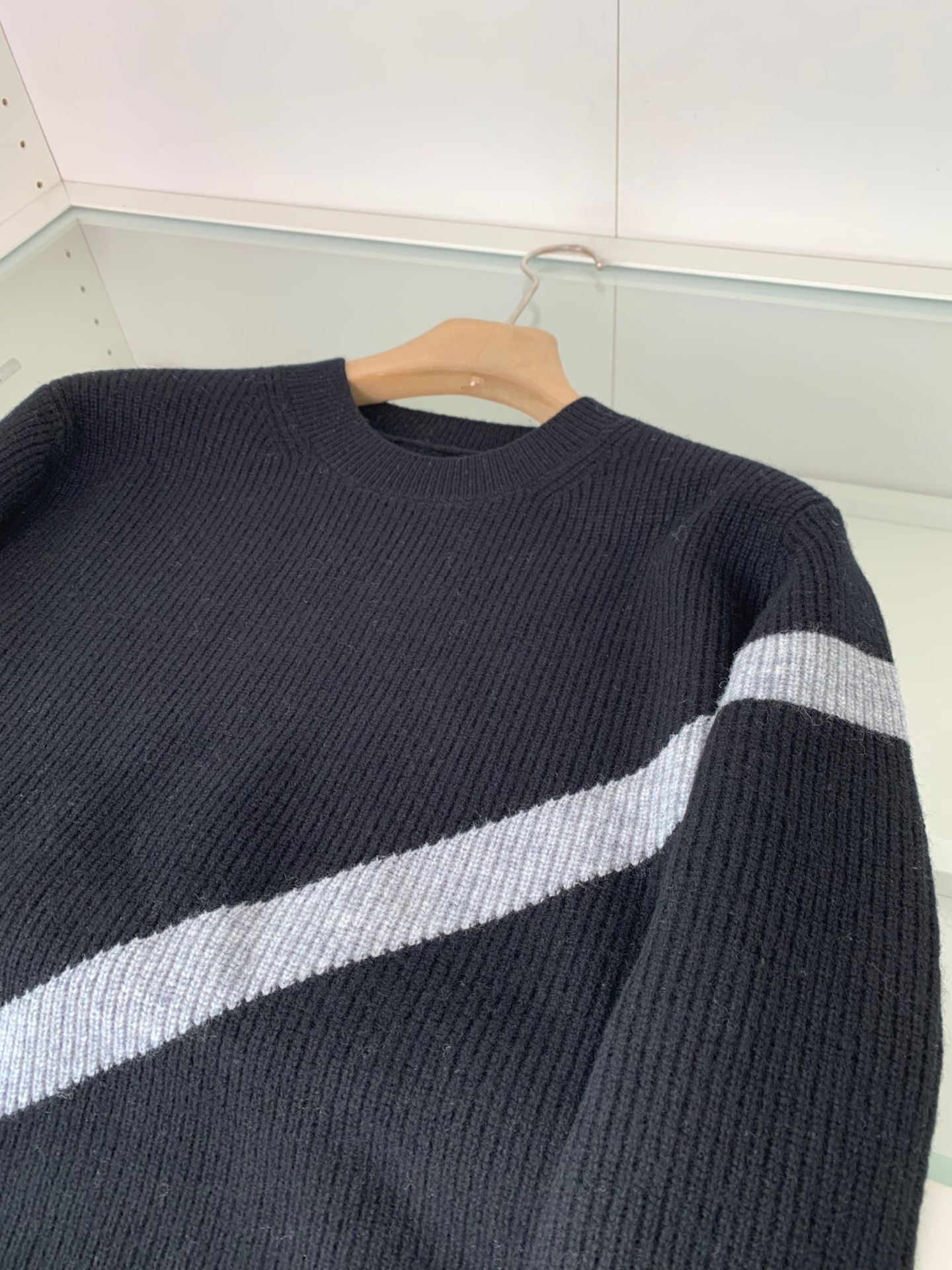 。ZZ男士高端简约羊绒羊毛混纺针织毛衫元宝针设计官网最新，香港洋行渠道货，纯正血统品质，25秋冬新款，经