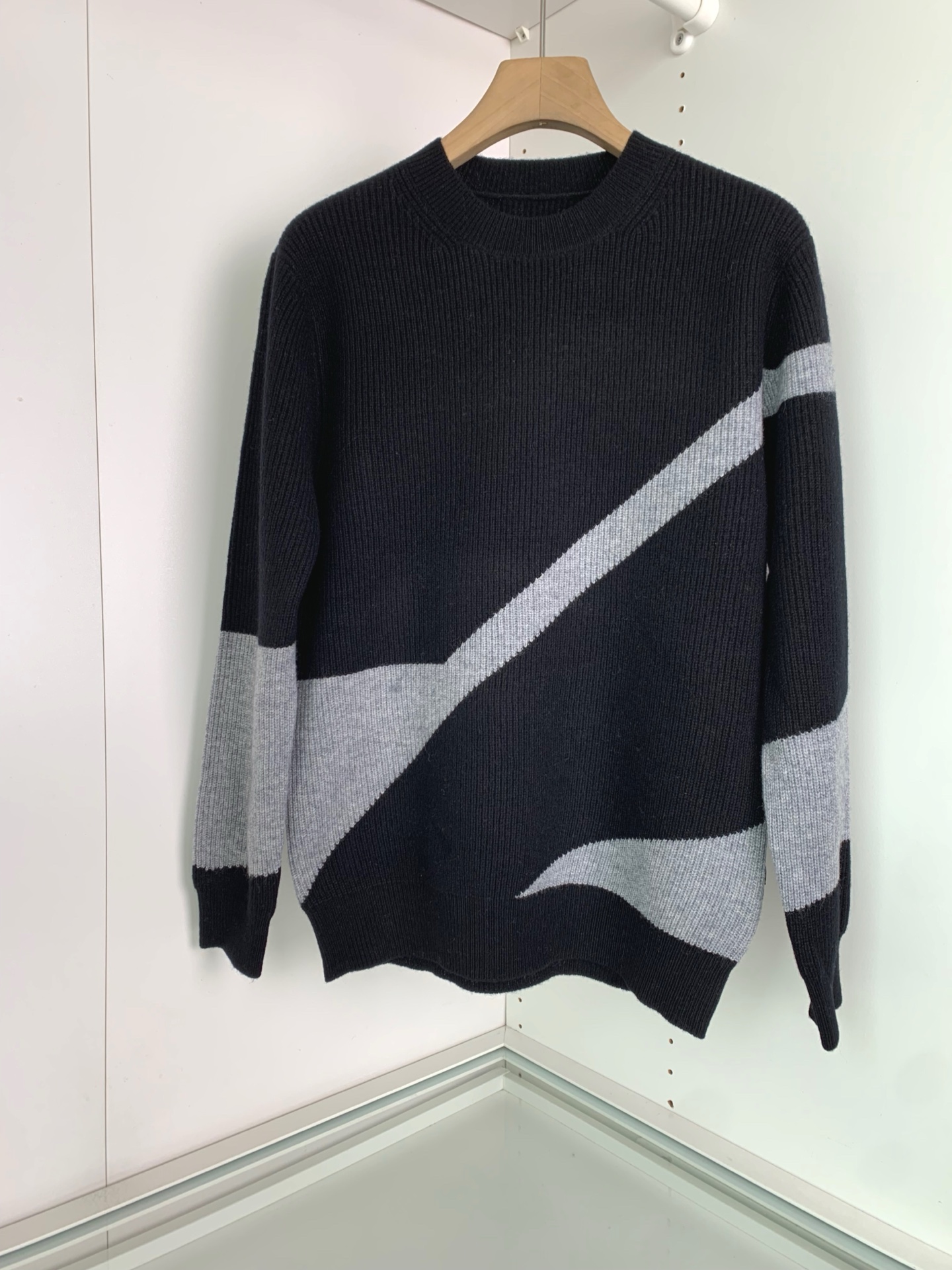 。ZZ男士高端简约羊绒羊毛混纺针织毛衫元宝针设计官网最新，香港洋行渠道货，纯正血统品质，25秋冬新款，经