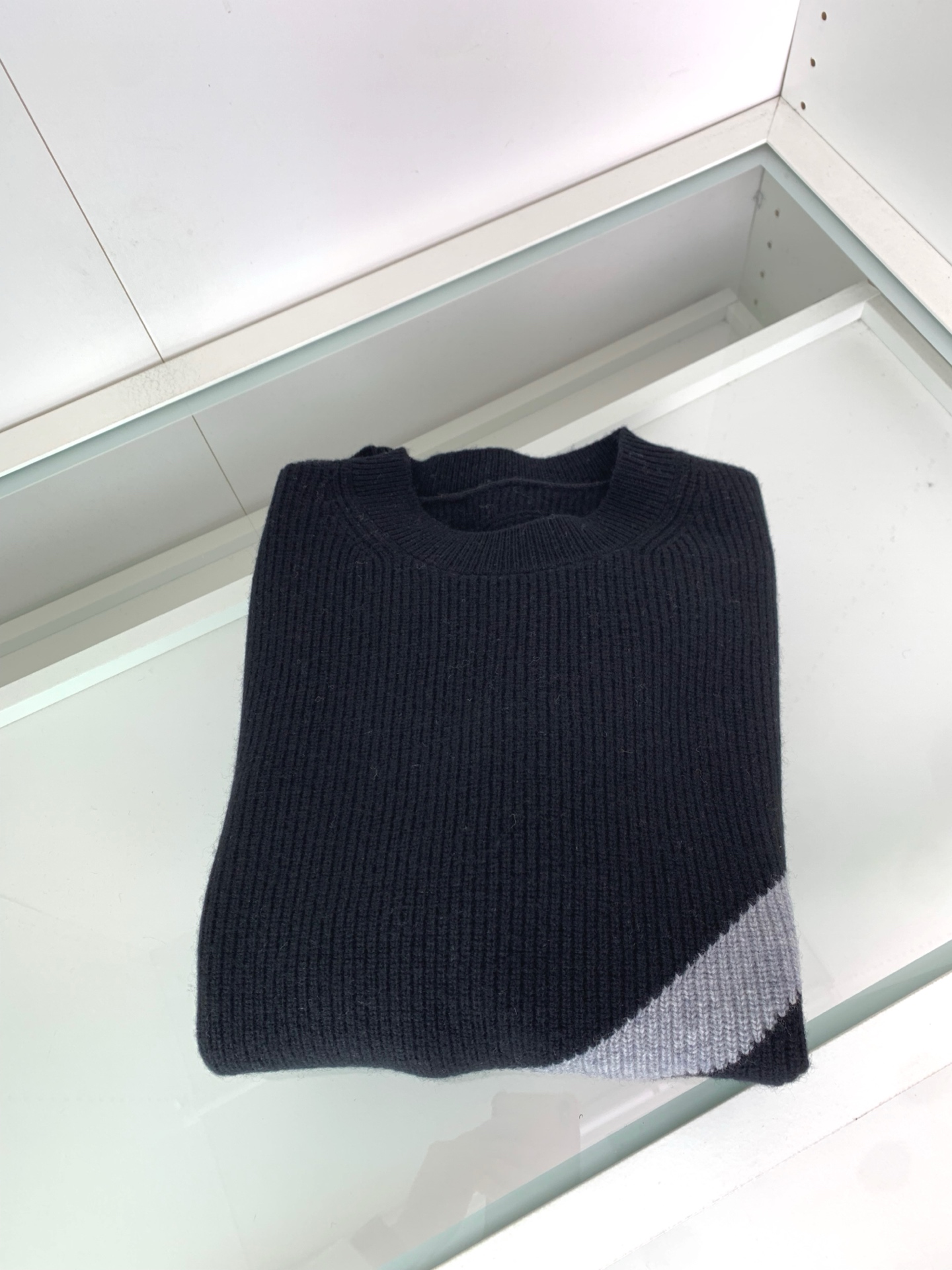 。ZZ男士高端简约羊绒羊毛混纺针织毛衫元宝针设计官网最新，香港洋行渠道货，纯正血统品质，25秋冬新款，经