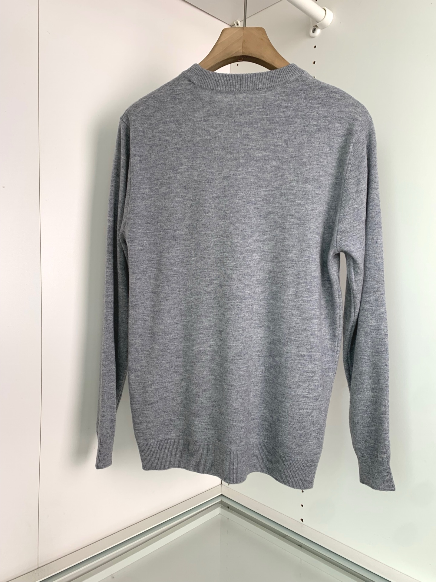 ，ZZ25FW秋冬新款进口超精细针织纤维圆领毛衣，男女同款经典XXX刺绣标识休闲套头毛衣针织衫！Z家万年