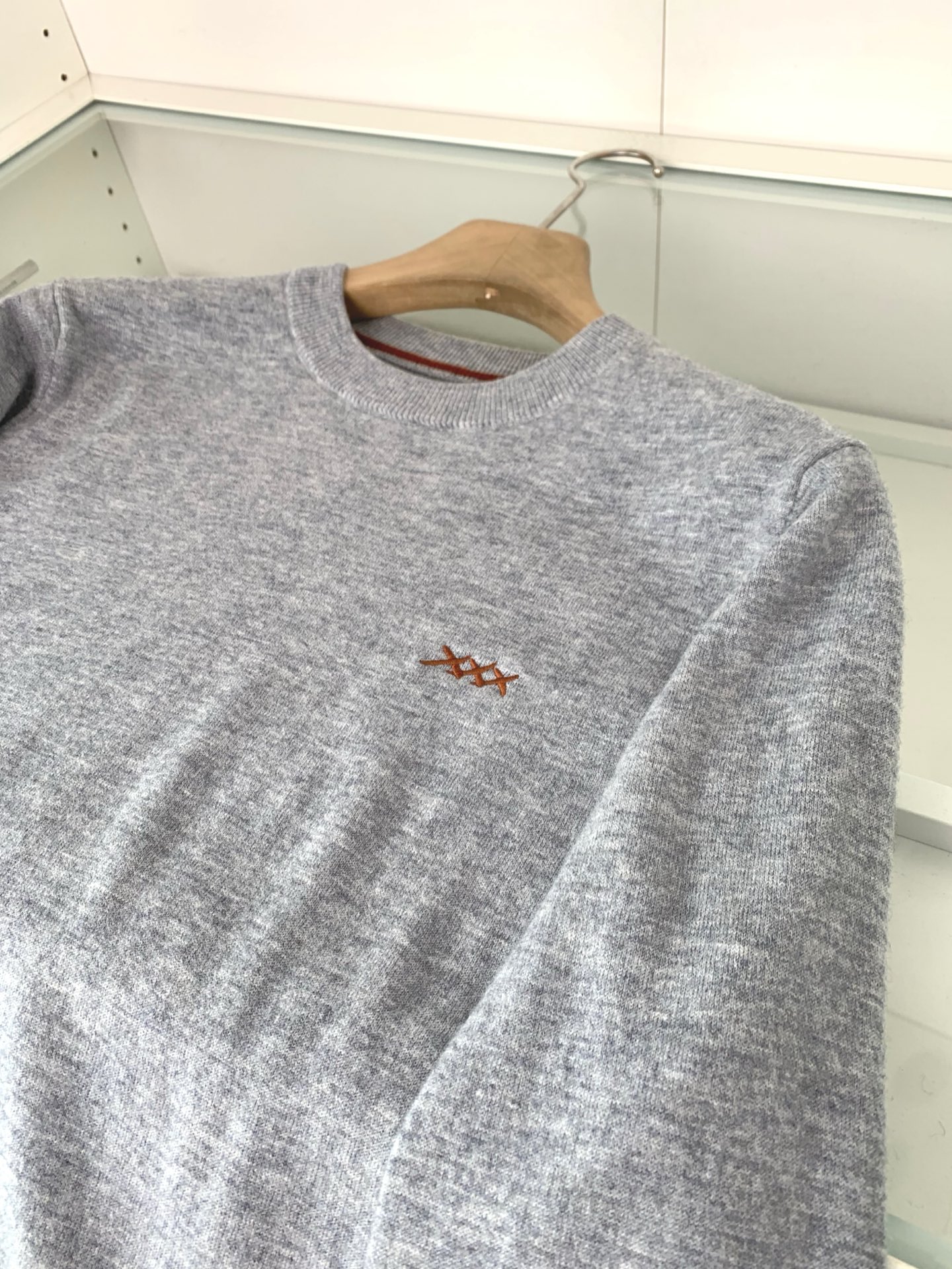 ，ZZ25FW秋冬新款进口超精细针织纤维圆领毛衣，男女同款经典XXX刺绣标识休闲套头毛衣针织衫！Z家万年